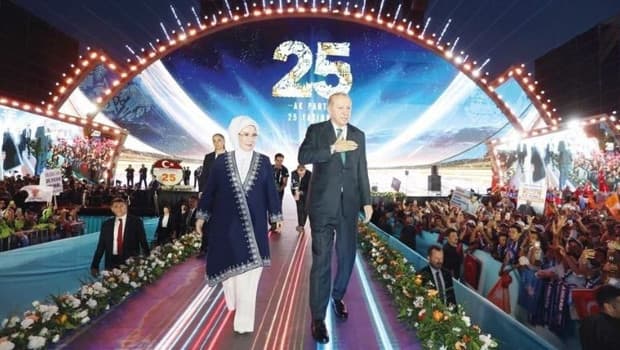 Erdoğan, AK Parti'nin 25. yıl konuşmasında önemli mesajlar verdi