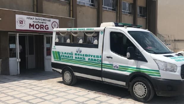 Küçükbaş hayvan ağılına ateş açan kişi eşiyle kaza sonucu vuruldu
