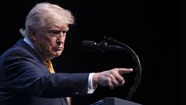 Trump, İran'a karşı büyük bir ekonomik savaş başlattı