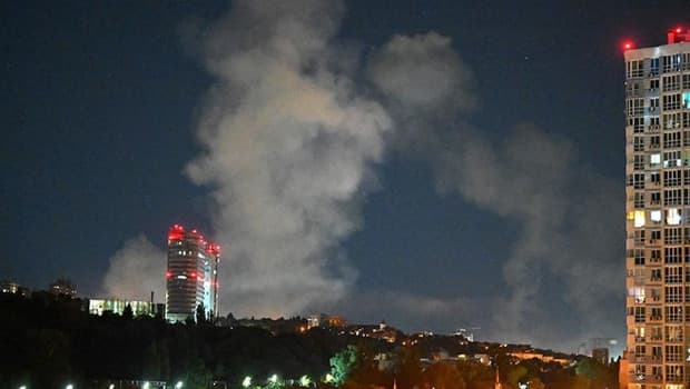 Rusya'nın Ukrayna'ya düzenlediği hava saldırısında çok sayıda ölü ve yaralı var