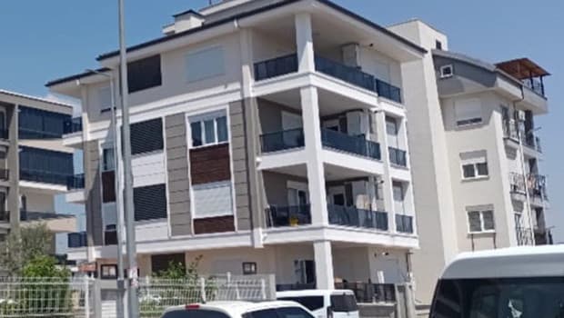 Antalya'da yeni taşındığı evinde polis memuru Özgür Akçay ölü bulundu