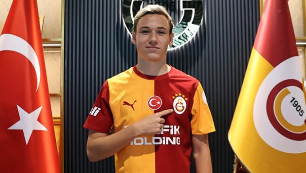 Aleksey Batrakov Galatasaray'a transfer oldu