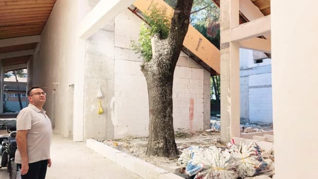 İnegöl'de 50 yıllık ağaçlar okul projesinde korunacak