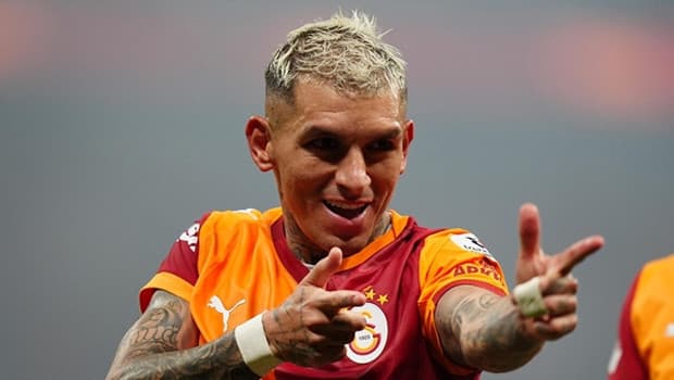 Galatasaray, Lucas Torreira'nın fiyatını 20 milyon Euro olarak belirledi.