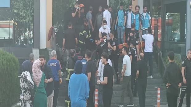 Batman'daki yangında 3 kişi dumandan hayatını kaybetti