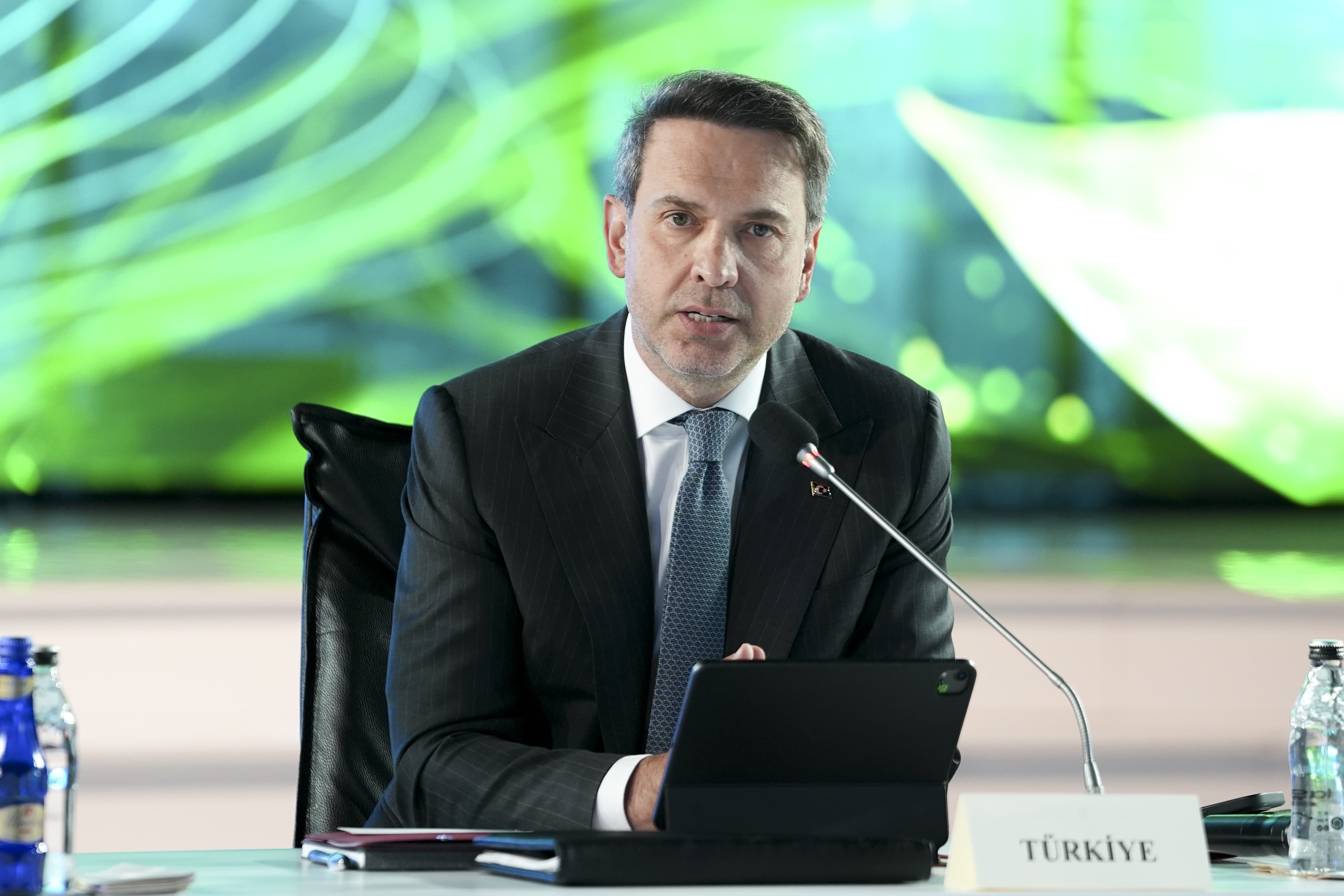 Bakan Bayraktar'tan enerji verimliliğinde uluslararası işbirliği çağrısı