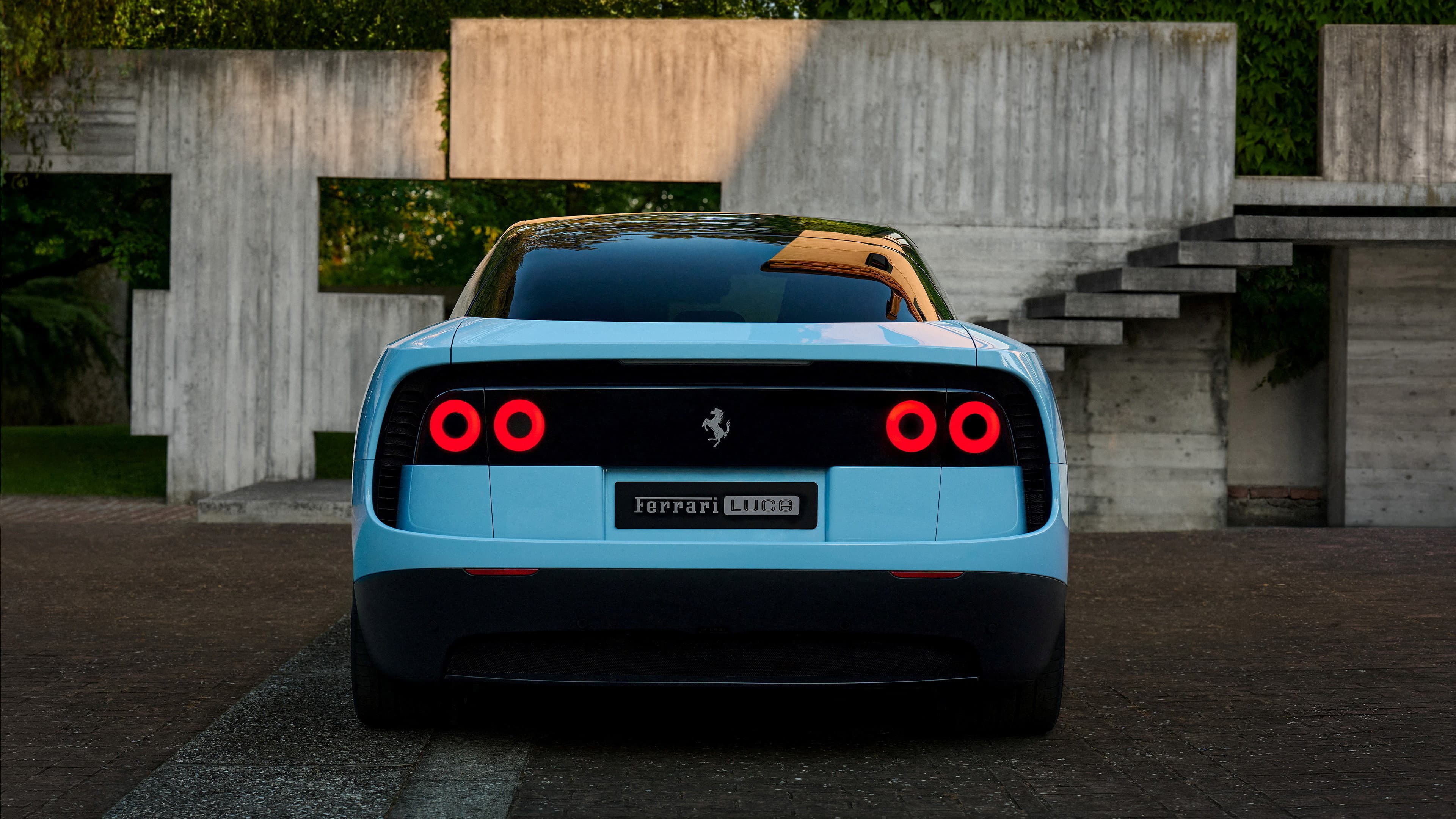 Ferrari, ilk elektrikli aracı Luce'yi tanıttı.
