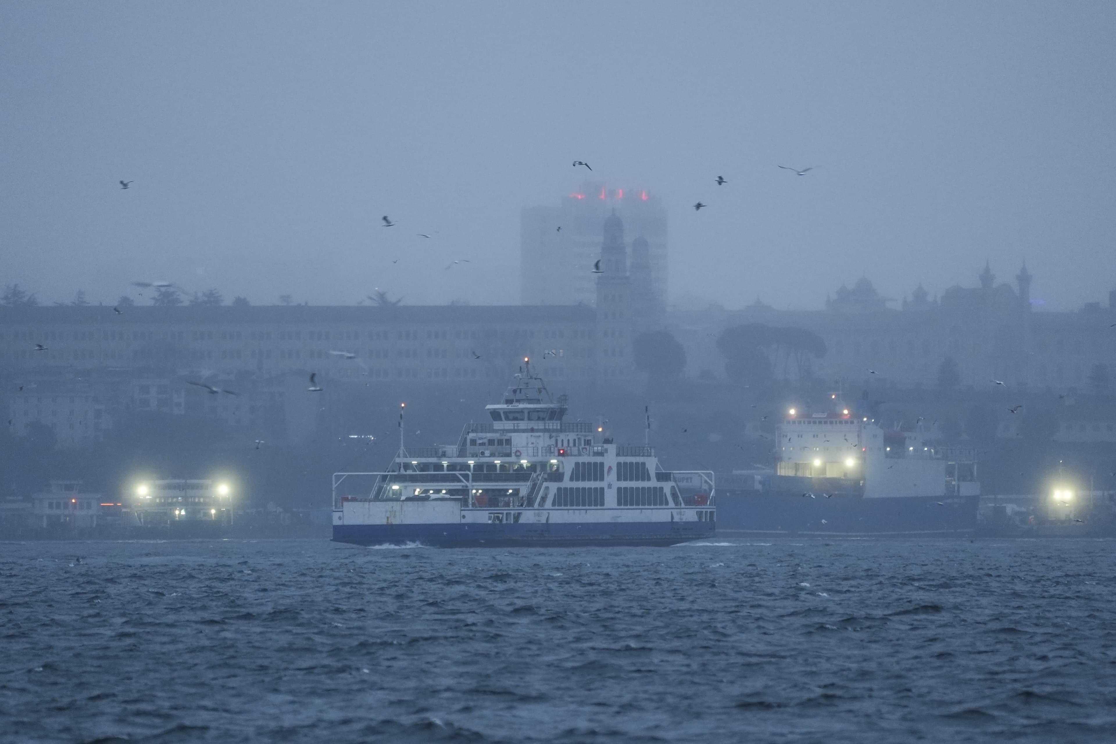 İstanbul güne sisle uyandı