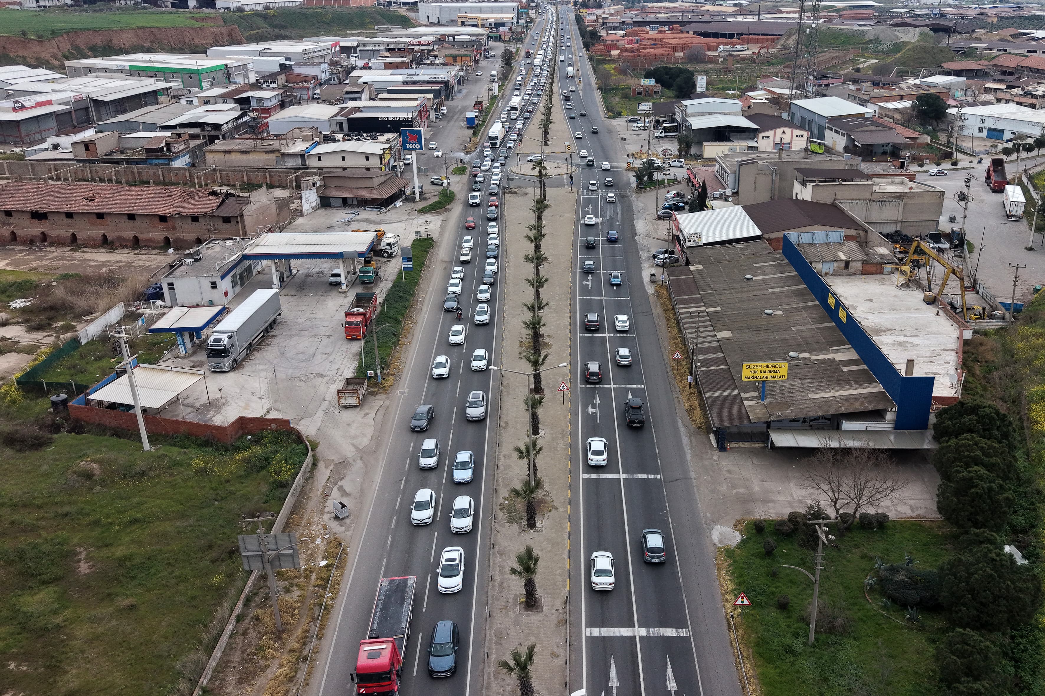 Trafiğe bayram ayarı: Yola çıkmaları yasaklandı