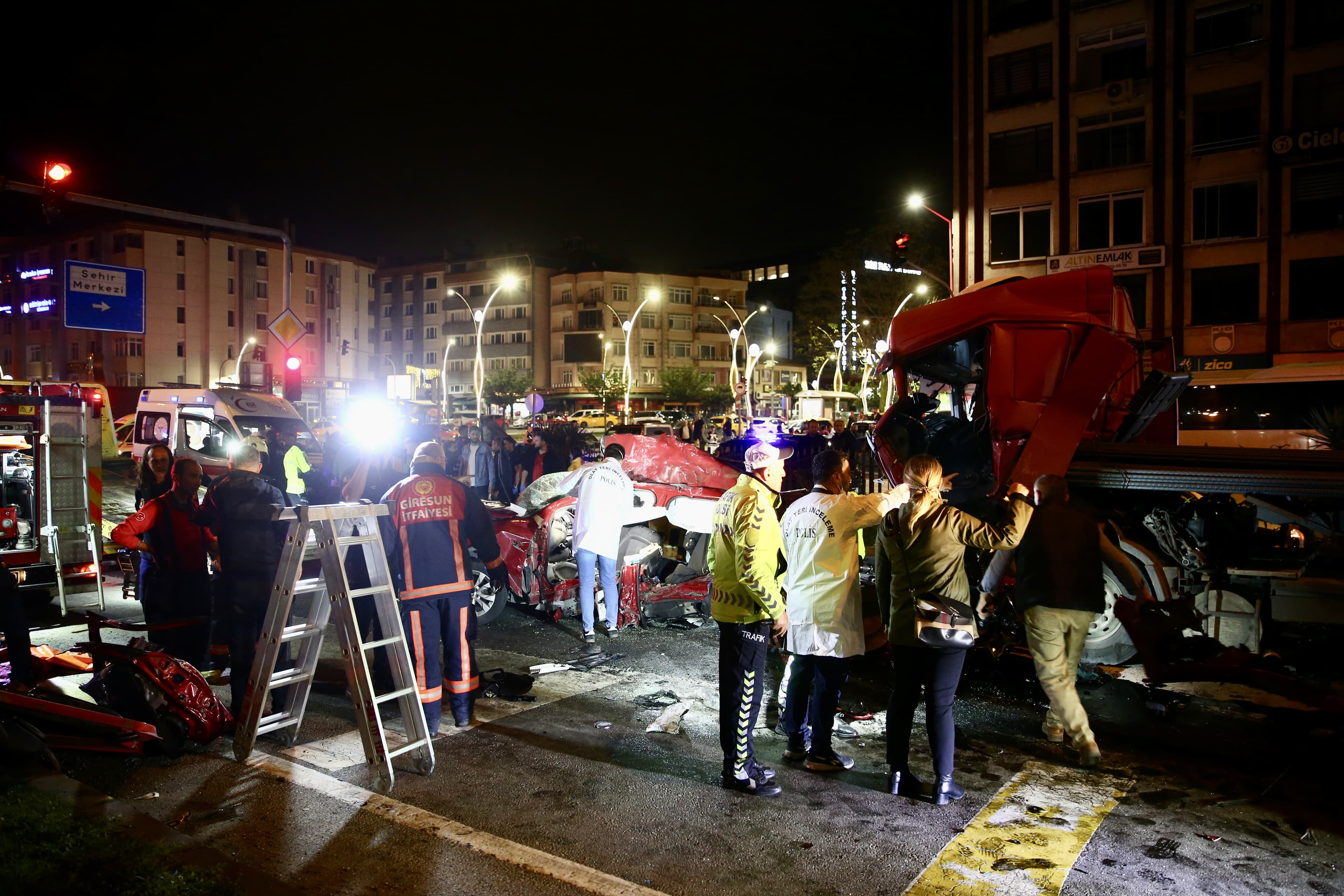 Giresun'daki kazada sürücünün uyuduğu düşünülüyor