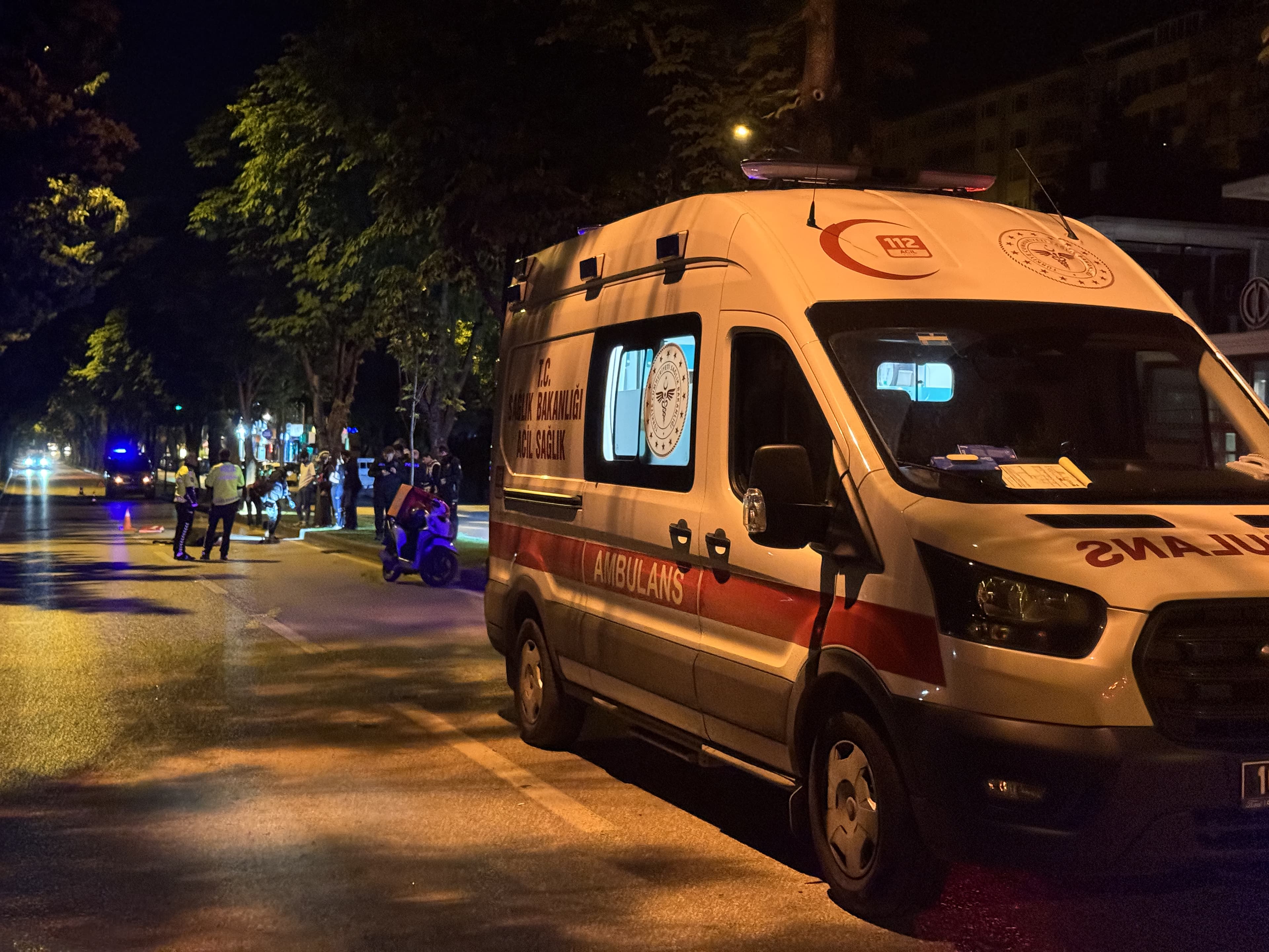 Bursa'da refüje çarpan motokurye hayatını kaybetti
