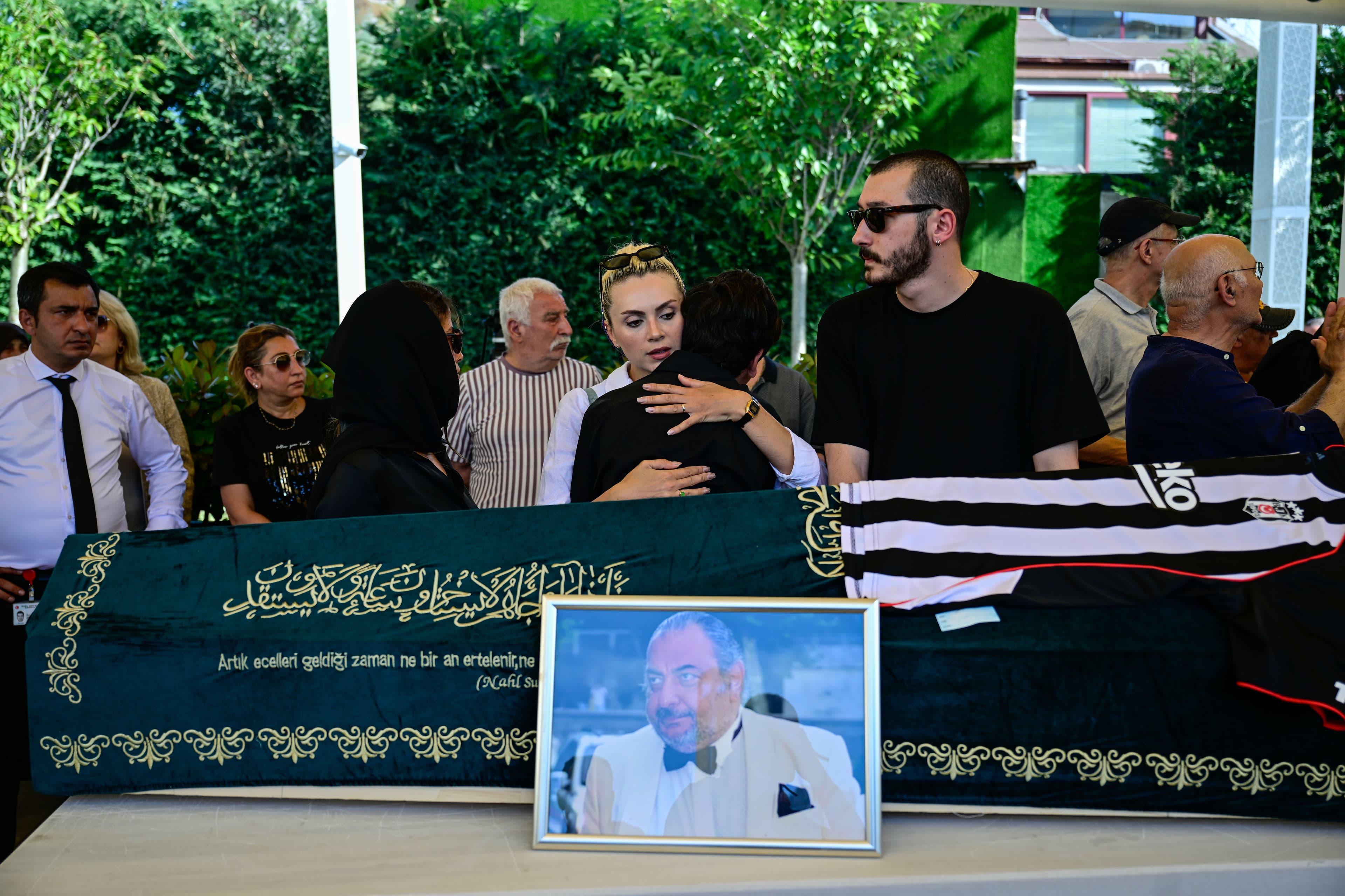 Gazeteci Reha Muhtar, son yolculuğuna uğurlandı