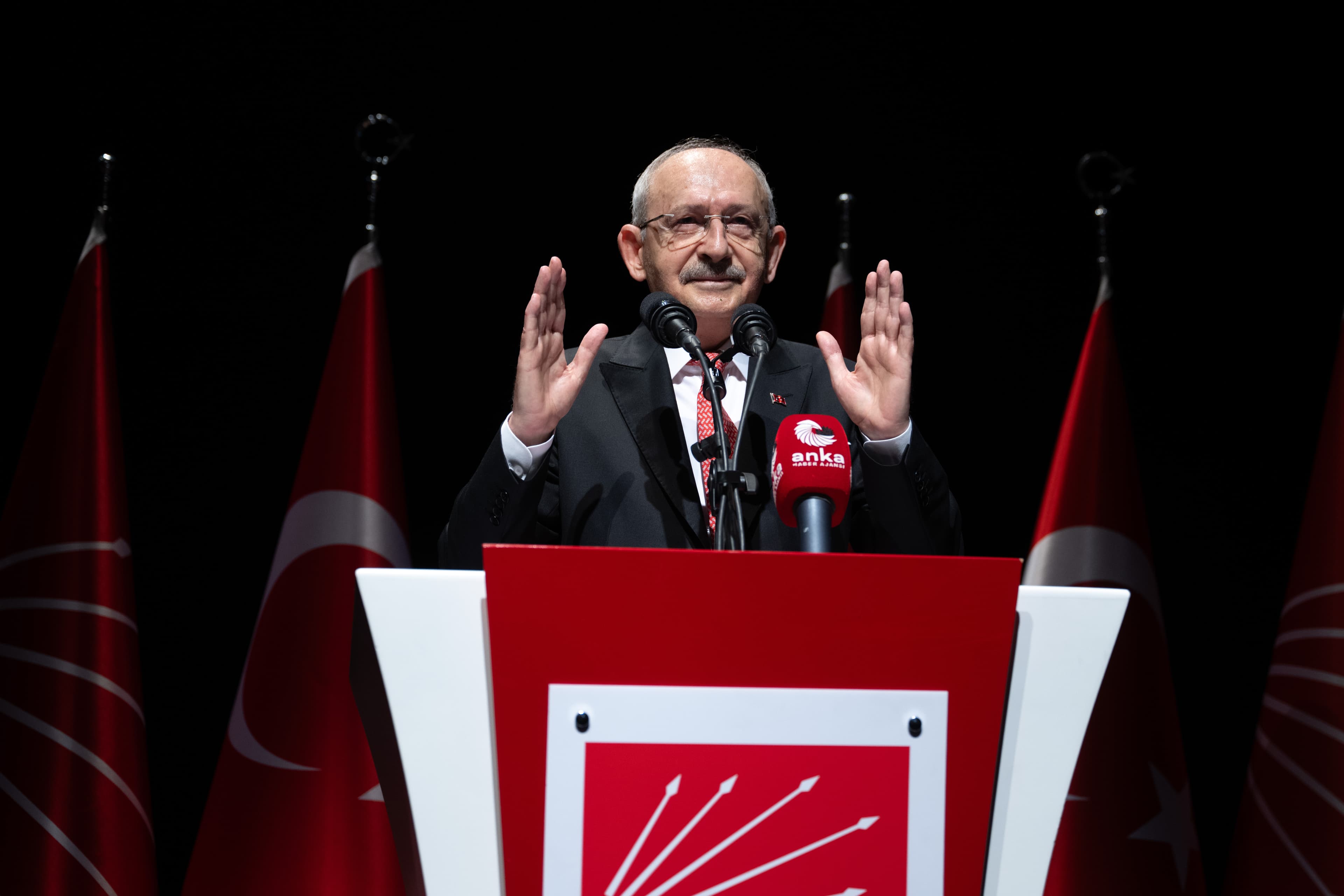 CHP Merkez Yönetim Kurulu, ihraç ve kurultay gündemiyle toplanıyor