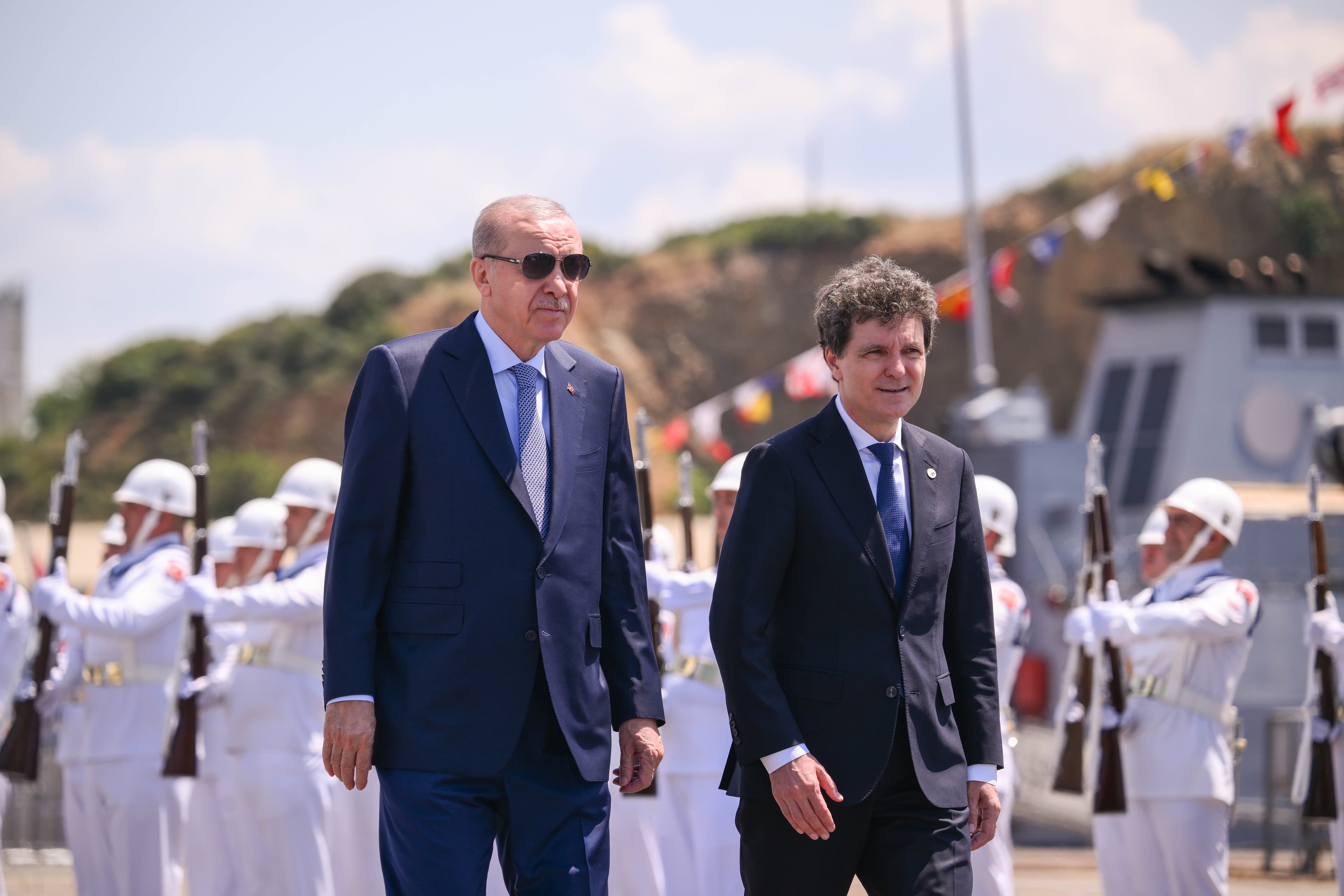 Cumhurbaşkanı Erdoğan, Romanya Cumhurbaşkanı Dan ile görüştü