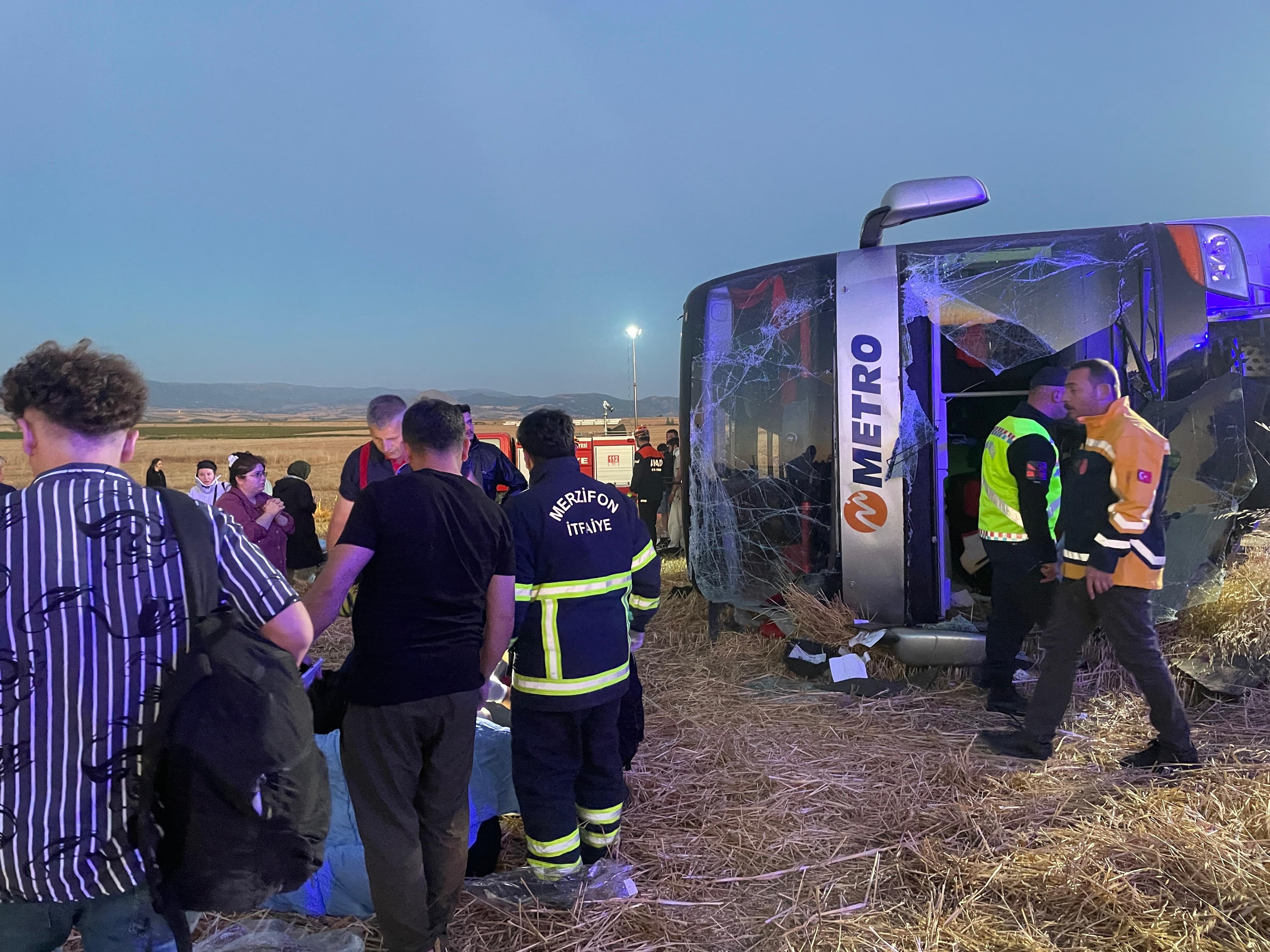 Merzifon'da devrilen otobüste 46 kişi yaralandı