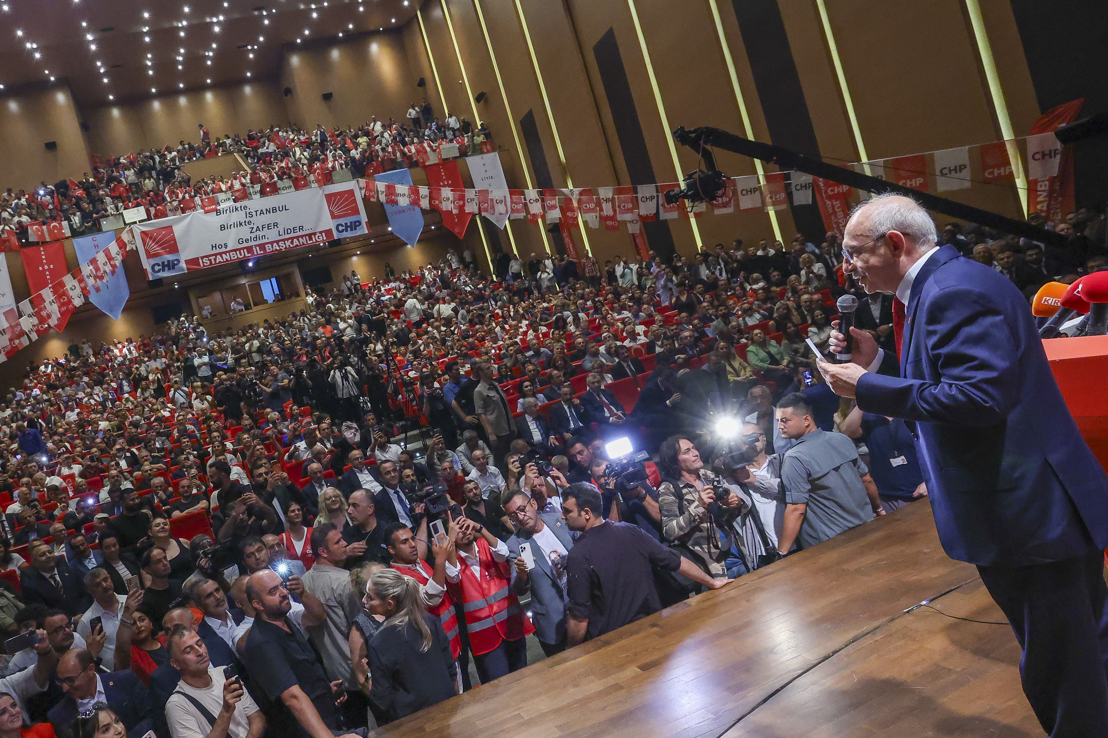 CHP'de figüran tartışması gündemde