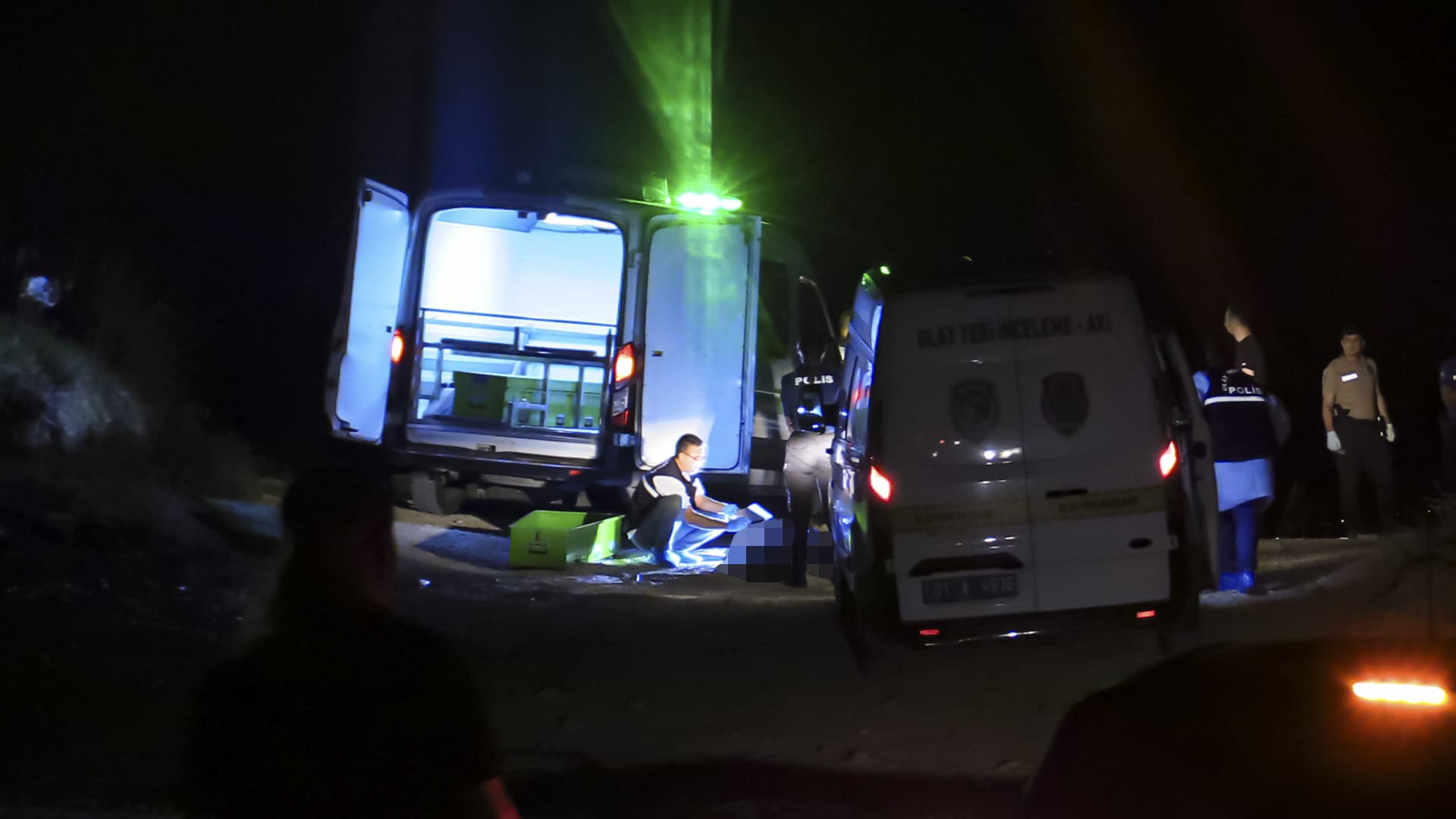 Adana'da seyir tepesinde 3 kişi öldürüldü