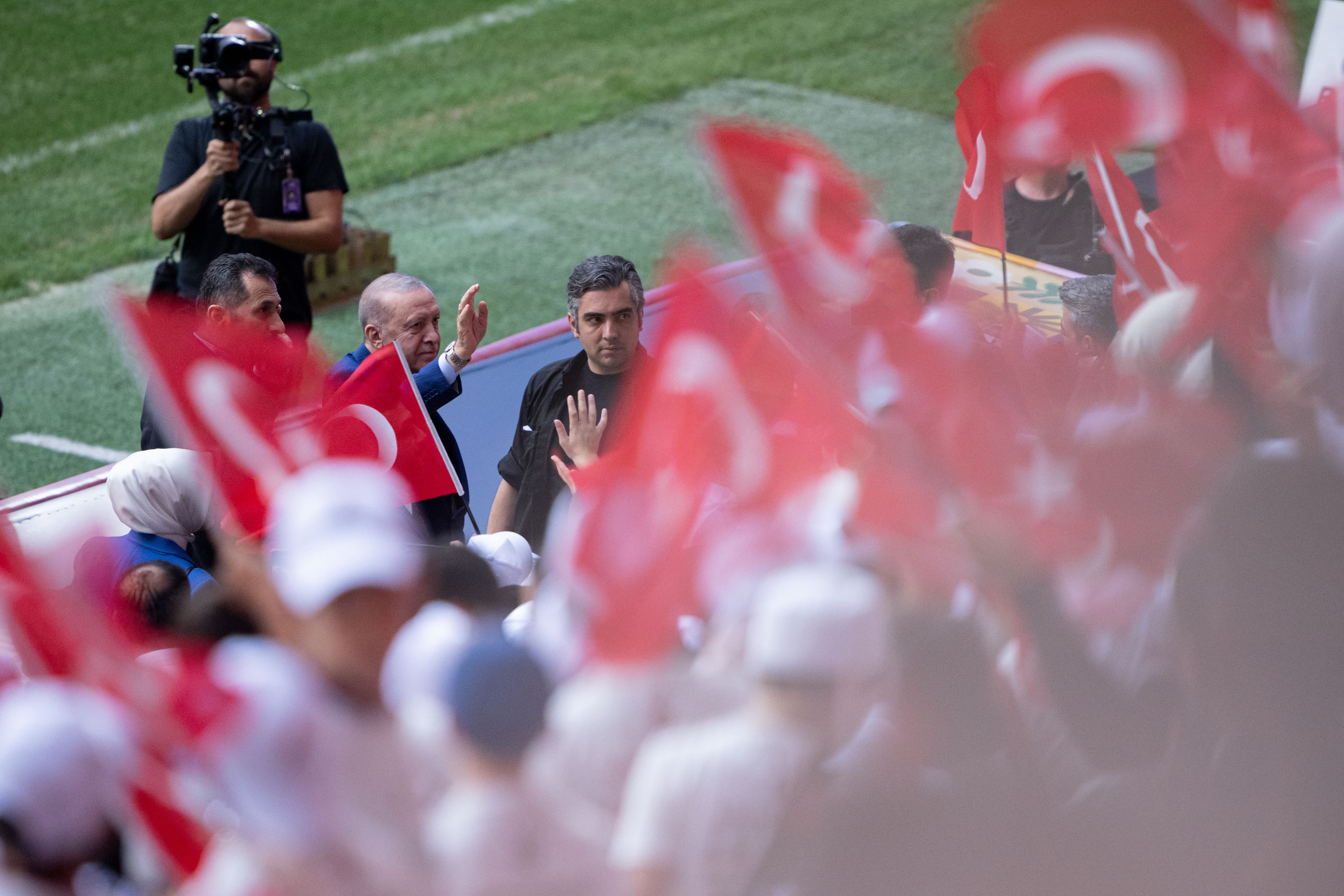 Cumhurbaşkanı Erdoğan: Gençleri kirli oyunlara alet edemezler