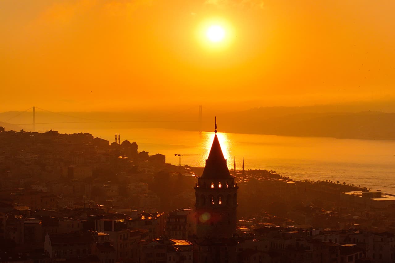 İstanbul'a fırtına ve sağanak uyarısı