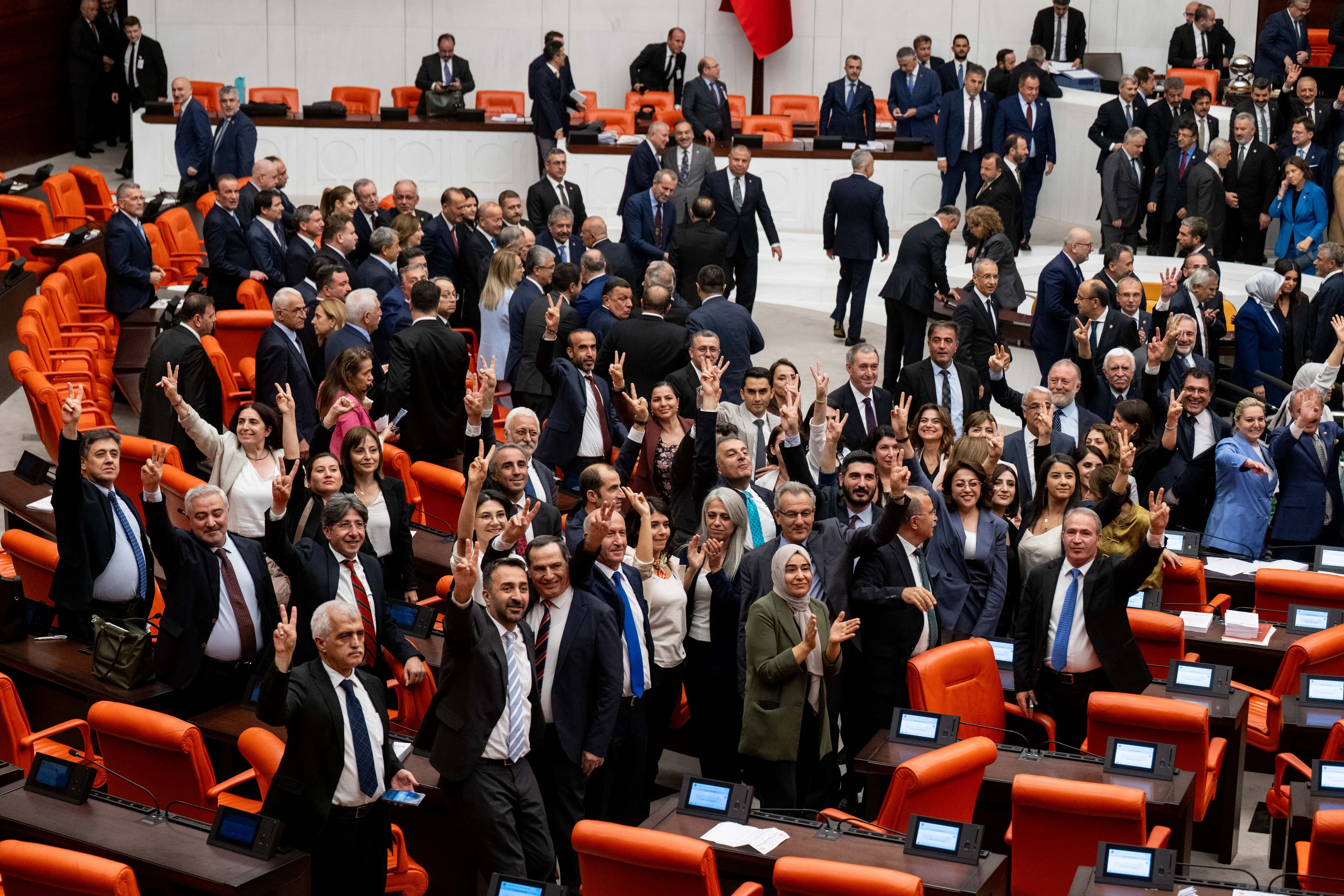 Çerçeve yasa oylamasında ilginç detaylar ortaya çıktı