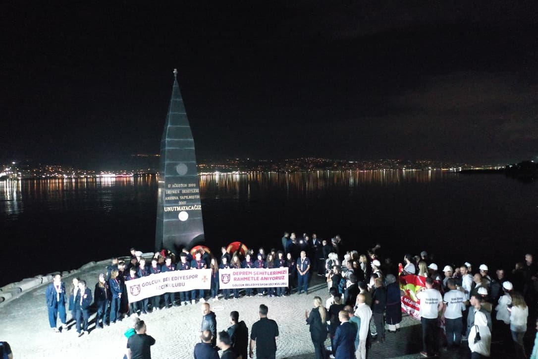 17 Ağustos depreminin 27. yılı anma törenleriyle kutlandı