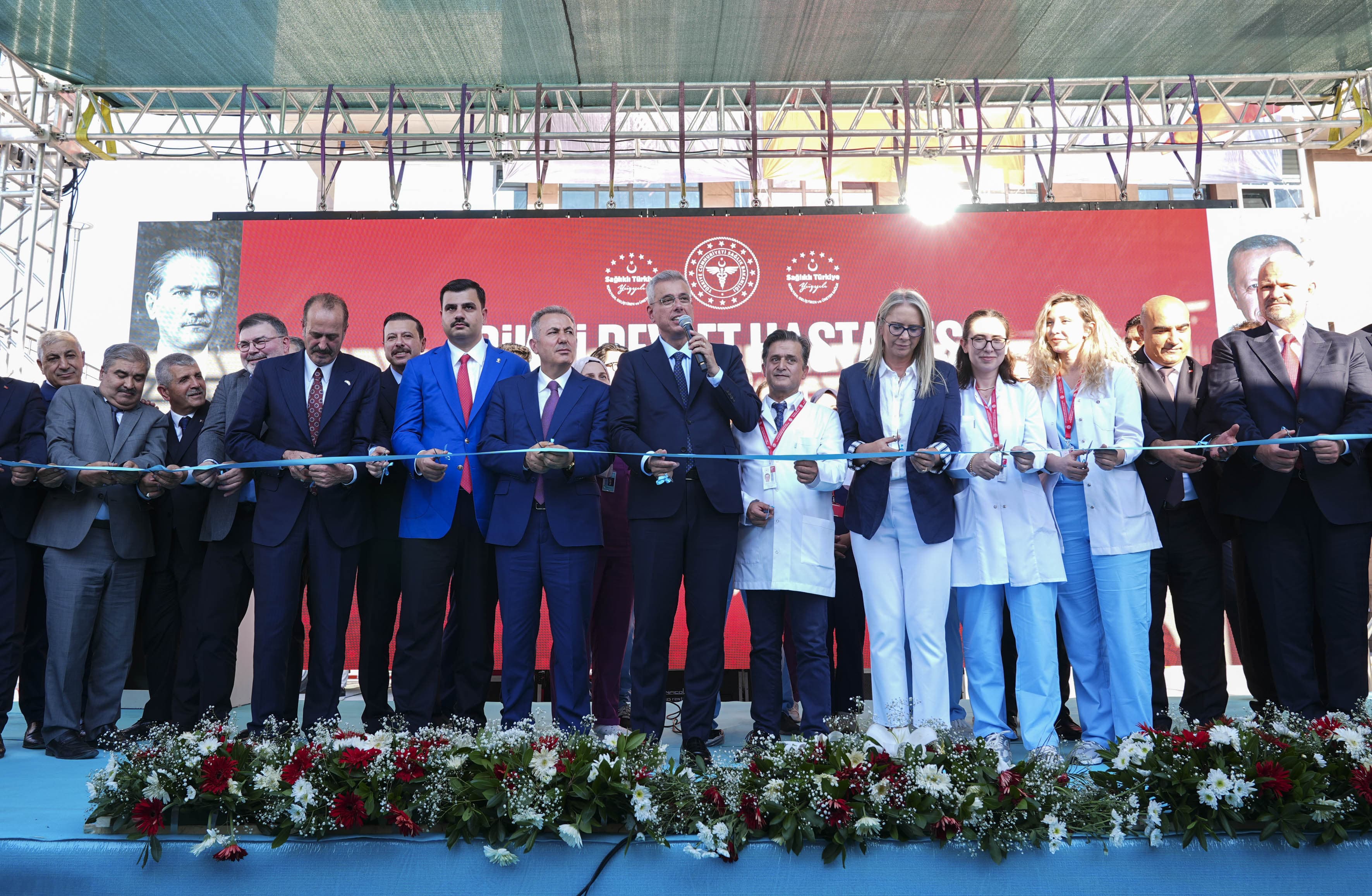 Bakan Memişoğlu, İzmir'e ikinci şehir hastanesi müjdesi verdi
