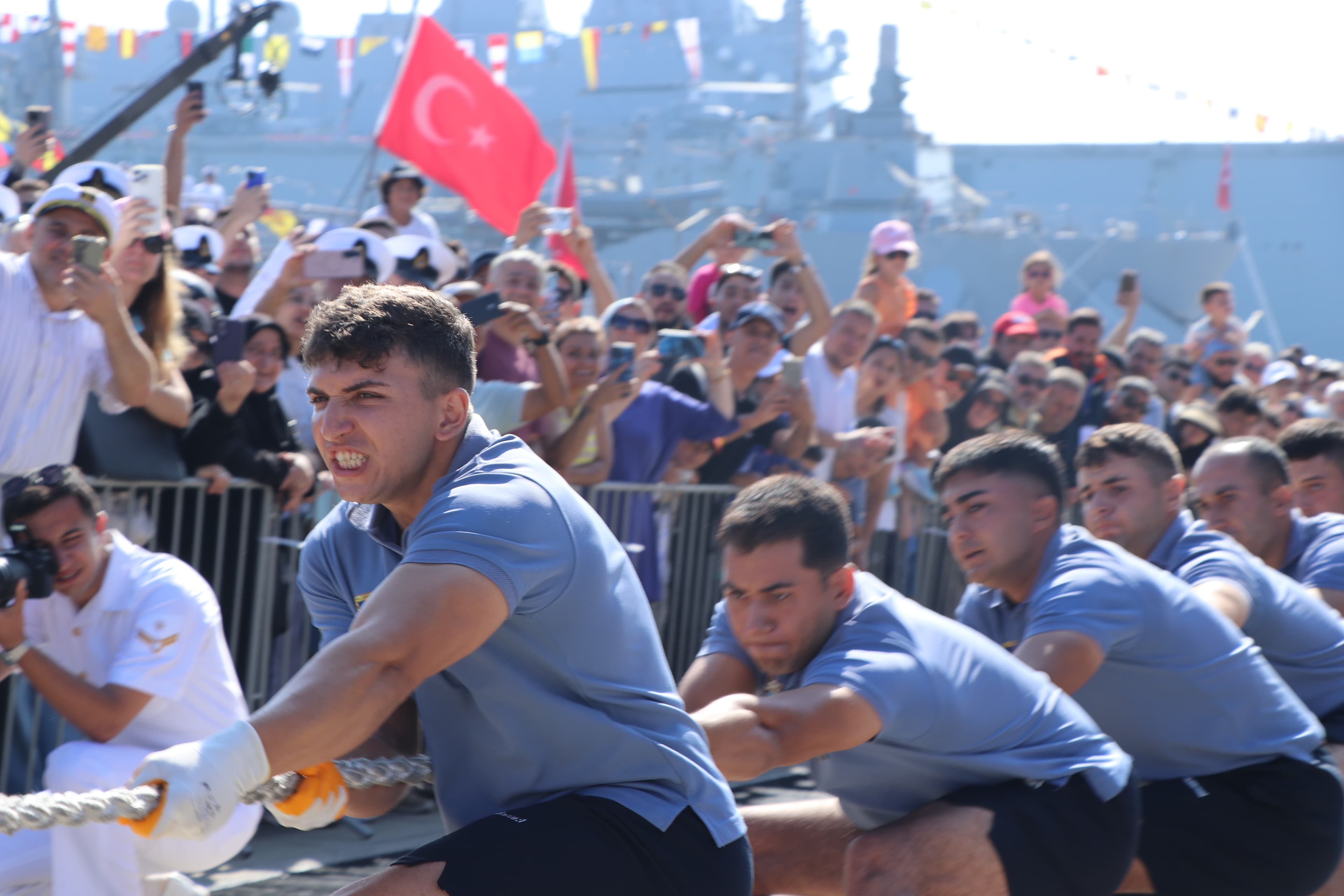 TEKNOFEST Mavi Vatan'da Halat Çekme Yarışması finali yapıldı