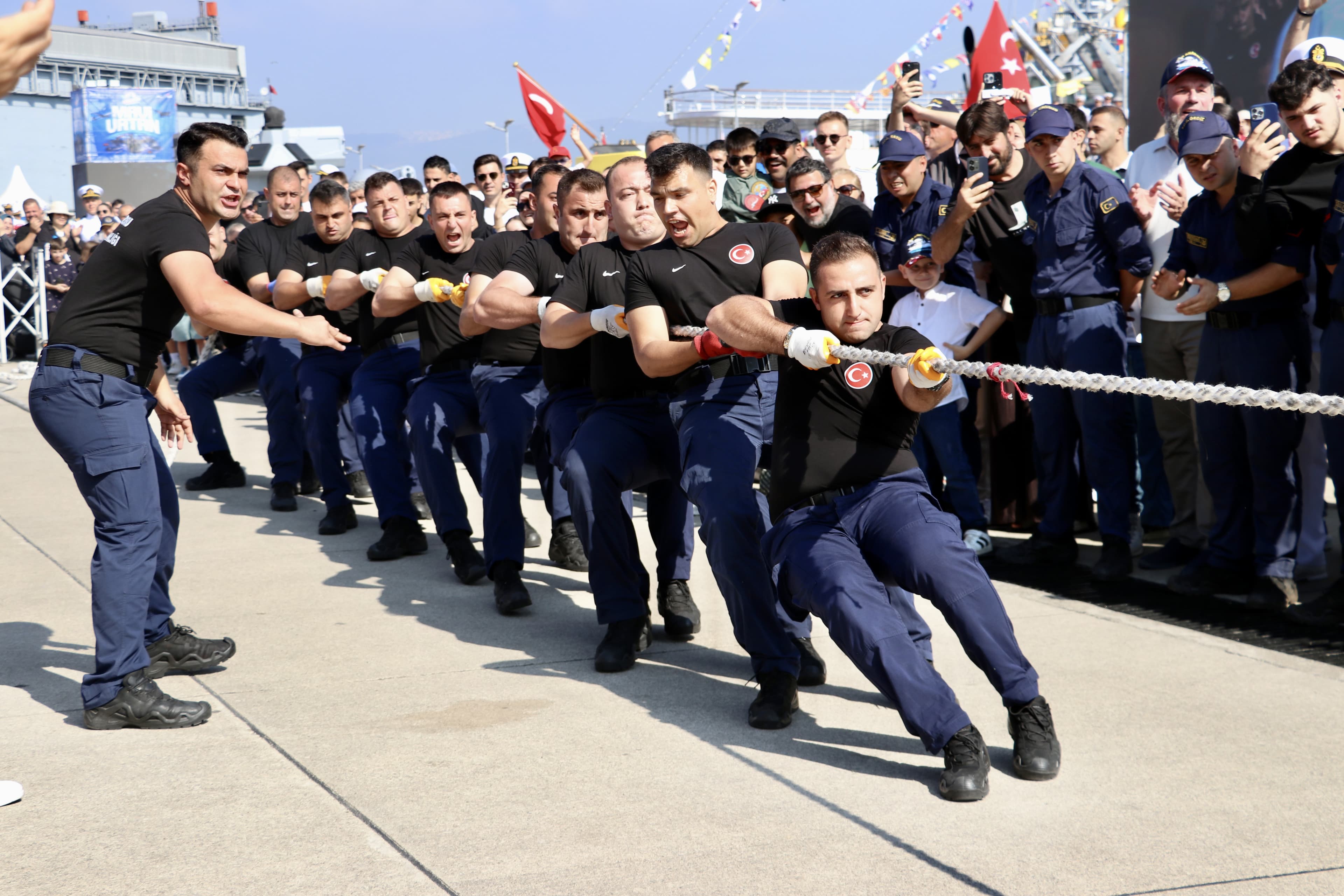 TEKNOFEST Mavi Vatan'da halat çekme finali yapıldı