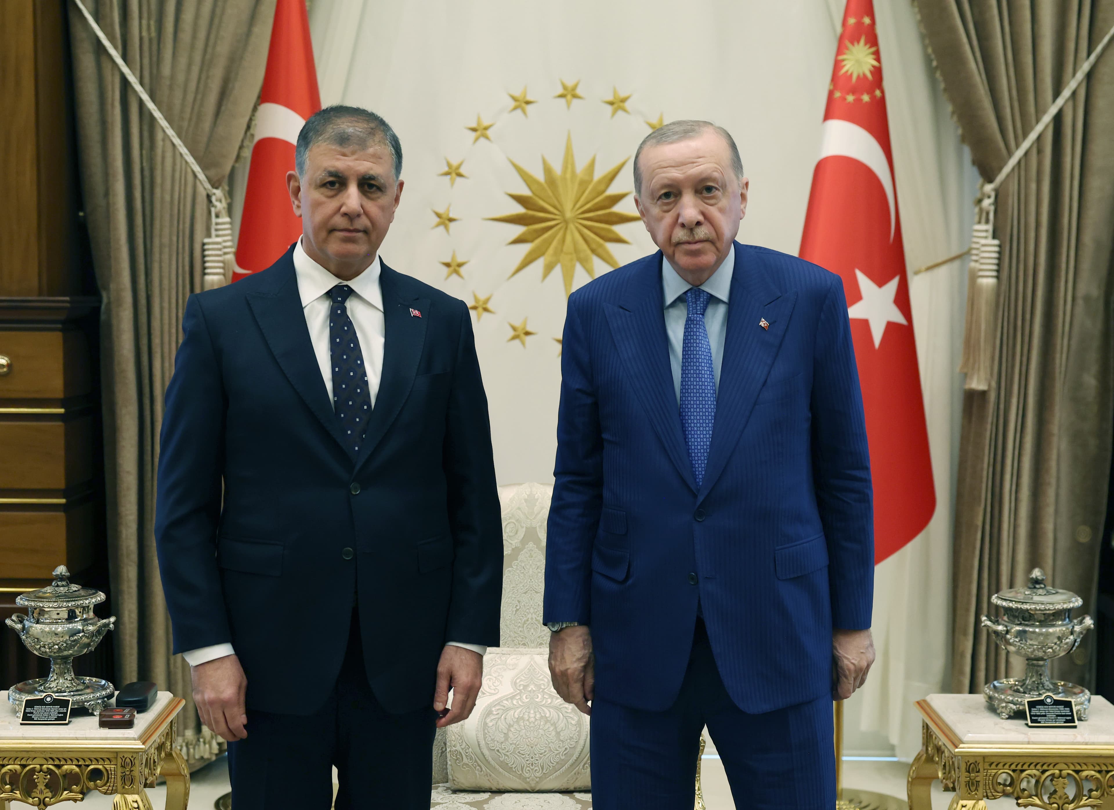 Cemil Tugay'ın AK Parti'ye geçişi gündemde.