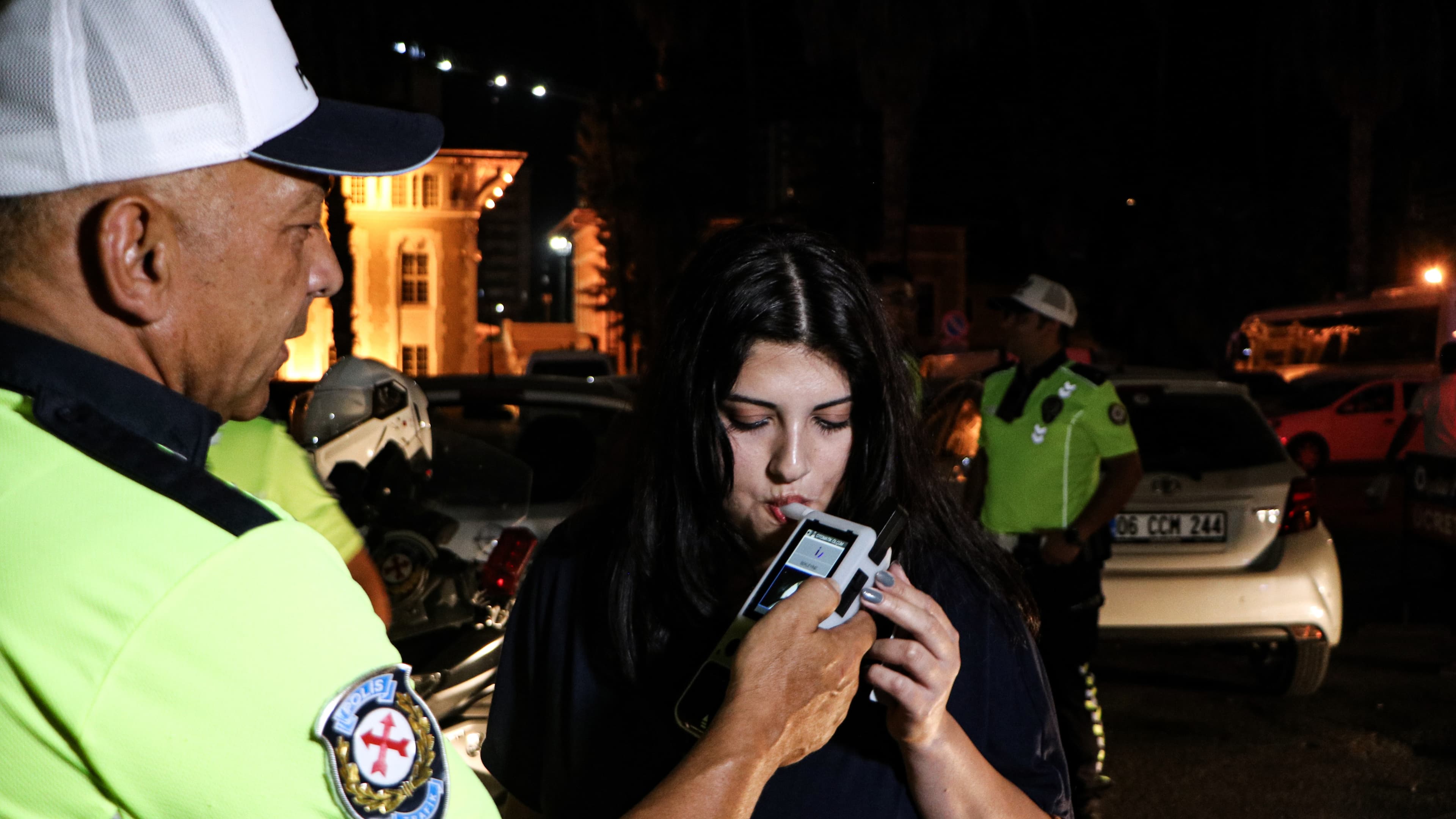 Adana'da trafik denetiminde 42 sürücüye ceza kesildi