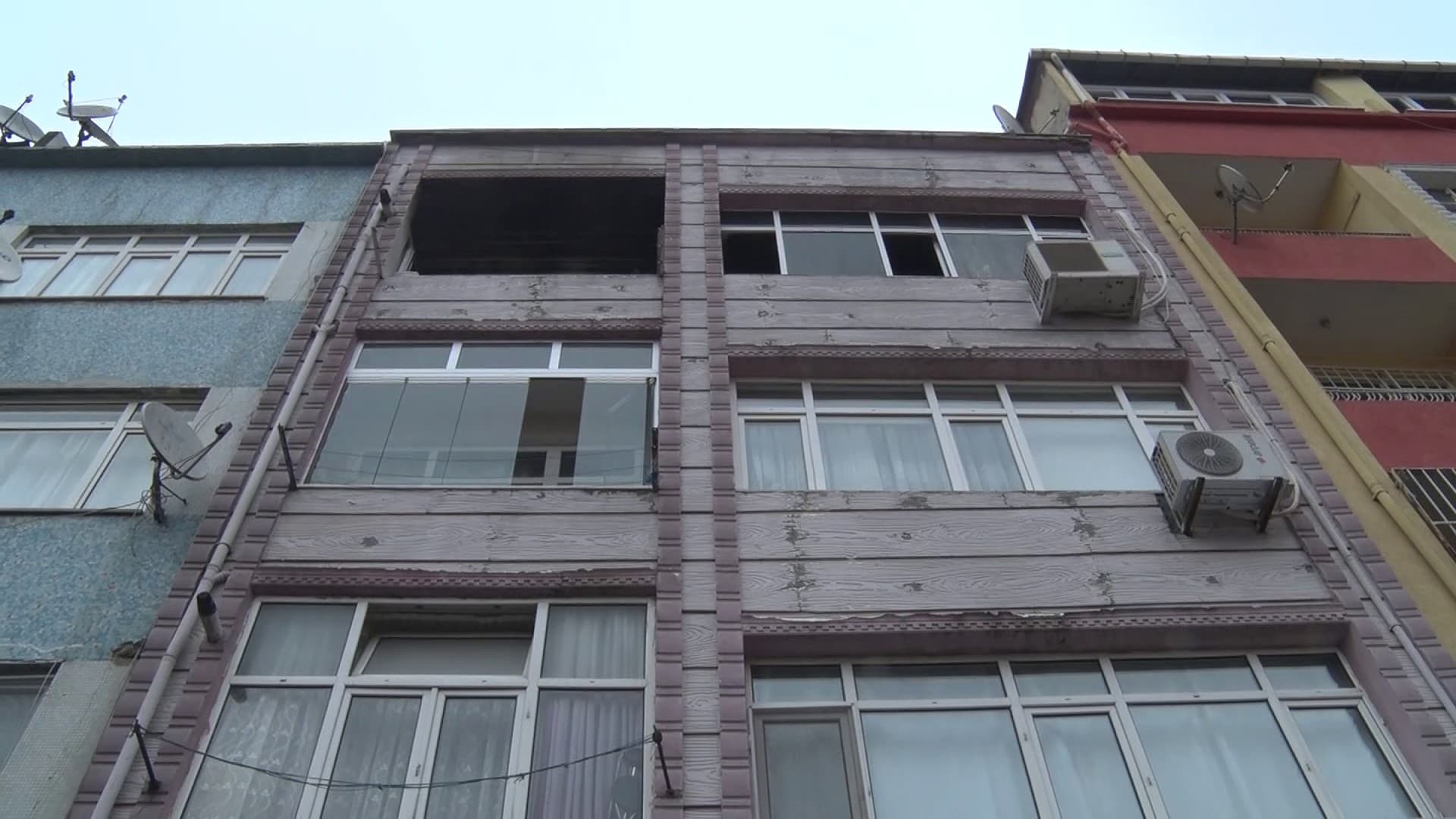 İstanbul'da dehşet. Eşini katledip evi ateşe verdi