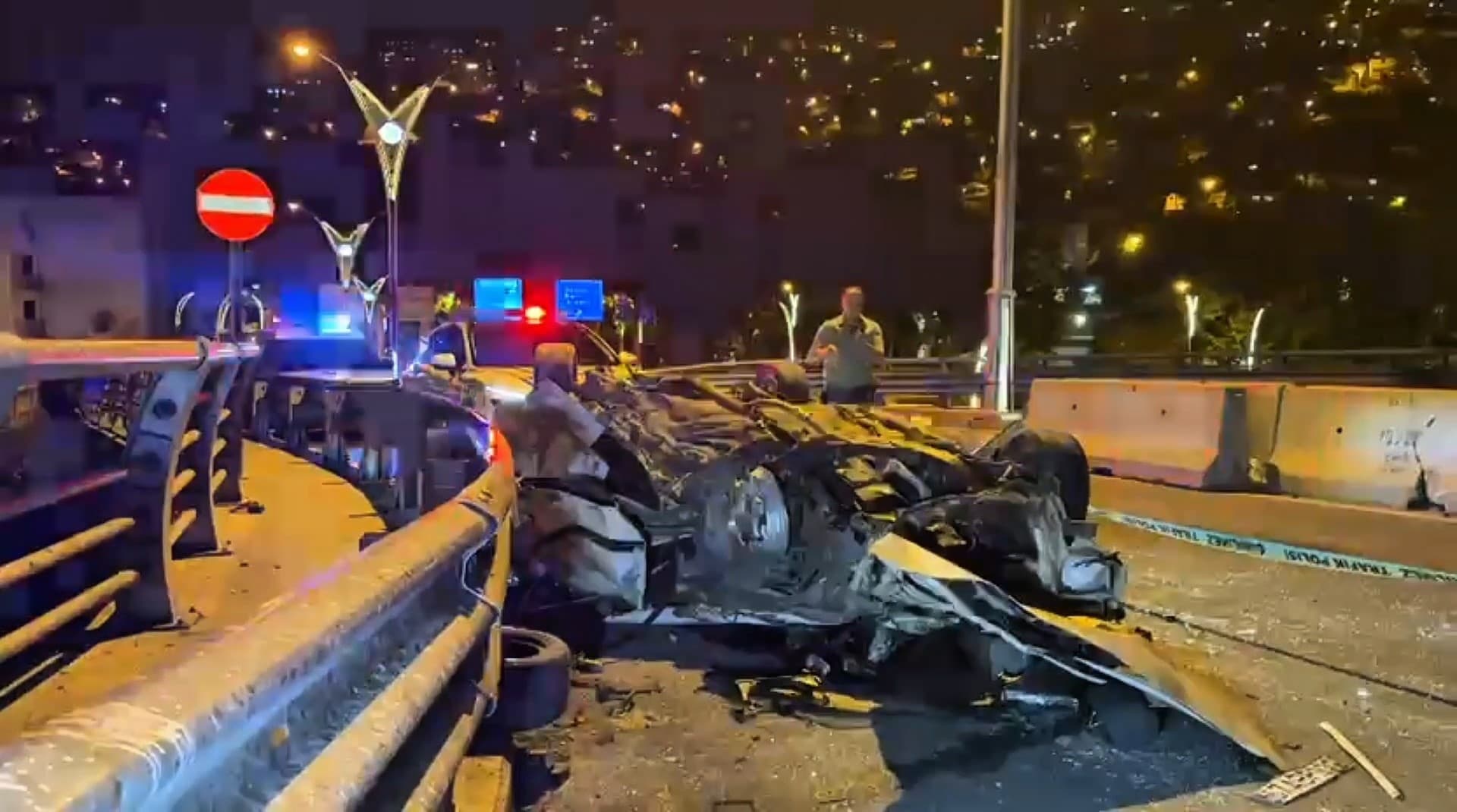 Zonguldak'ta kaza yapan araç hurdaya döndü, 19 yaşındaki sürücü ağır yaralandı