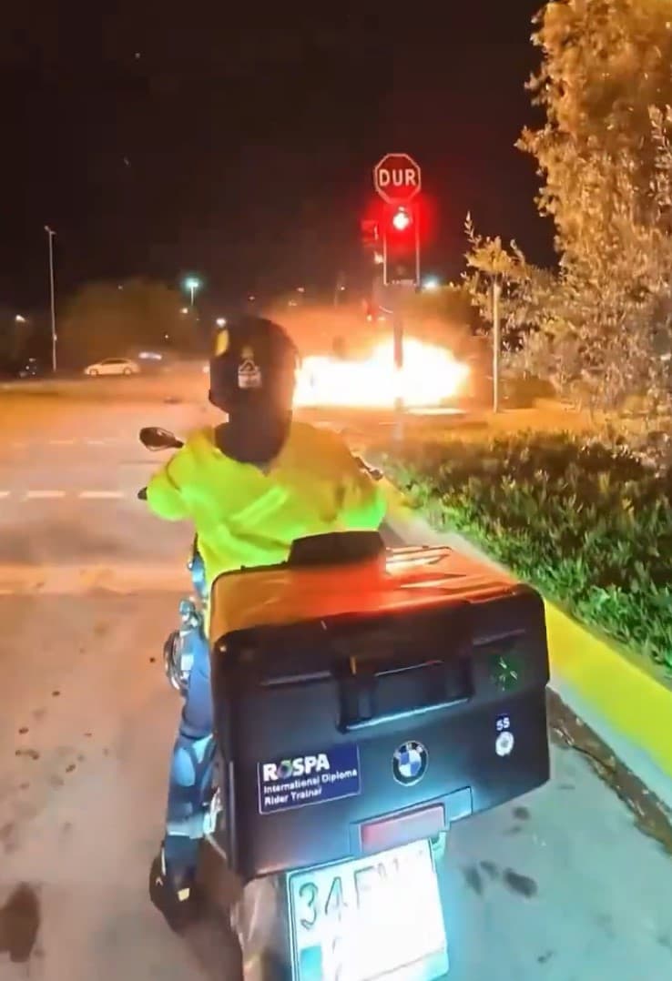 Maltepe Sahili'nde otomobil kazasında 4 kişi yaralandı