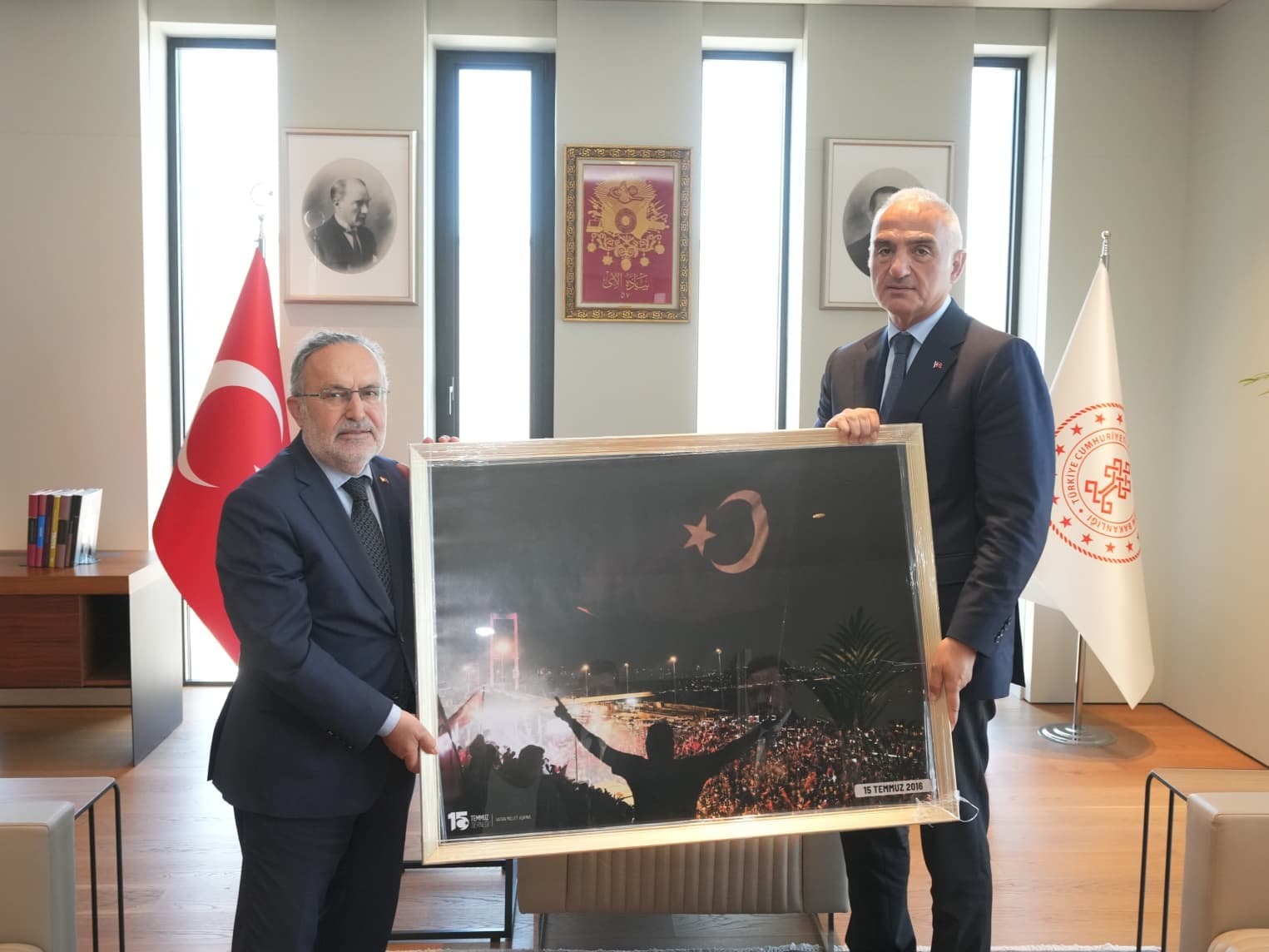 Bakan Ersoy, 15 Temmuz Derneği'ni kabul etti