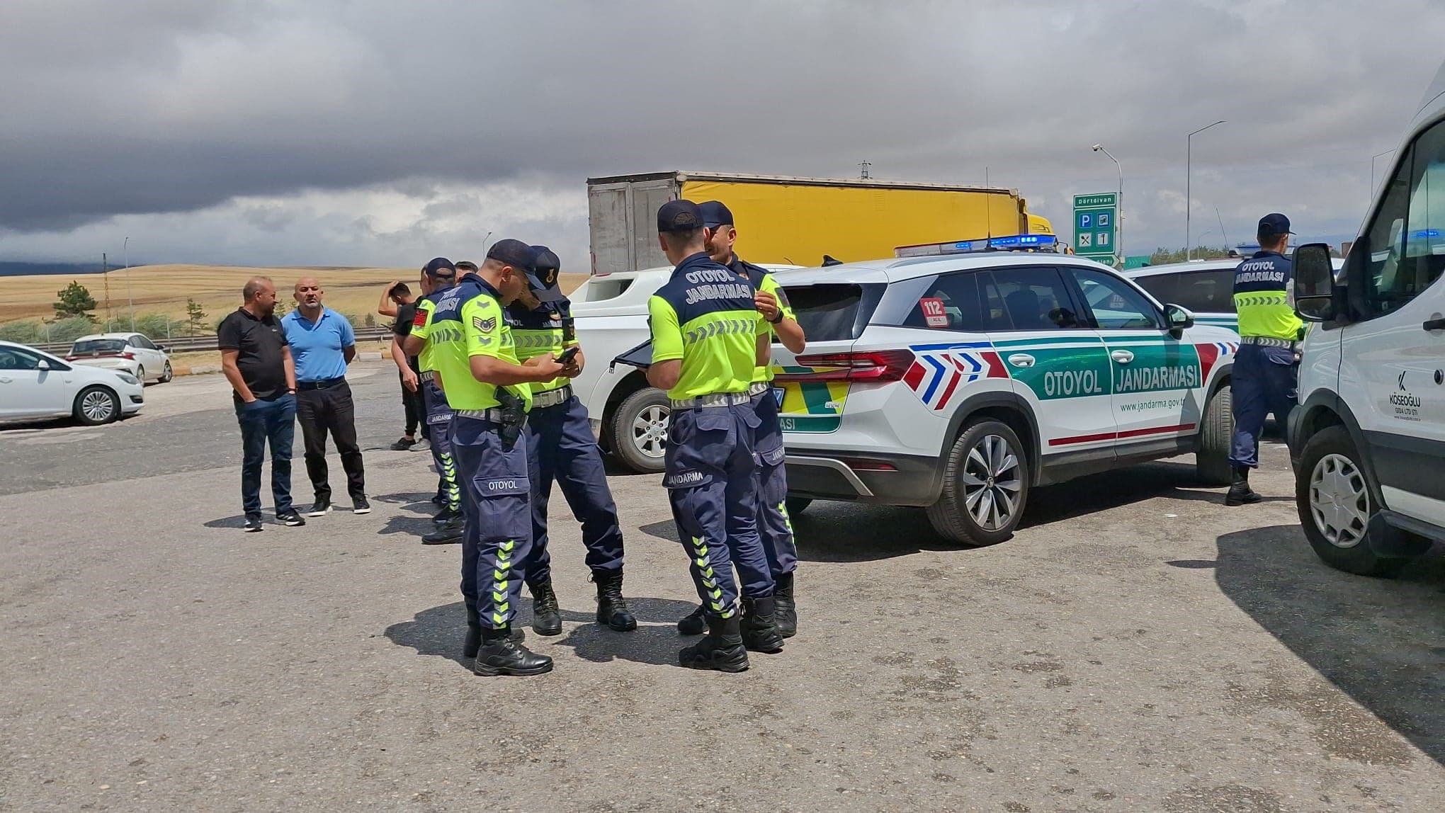 Bolu'da akaryakıt istasyonunda silahlı saldırı: 2 kardeş yaralandı