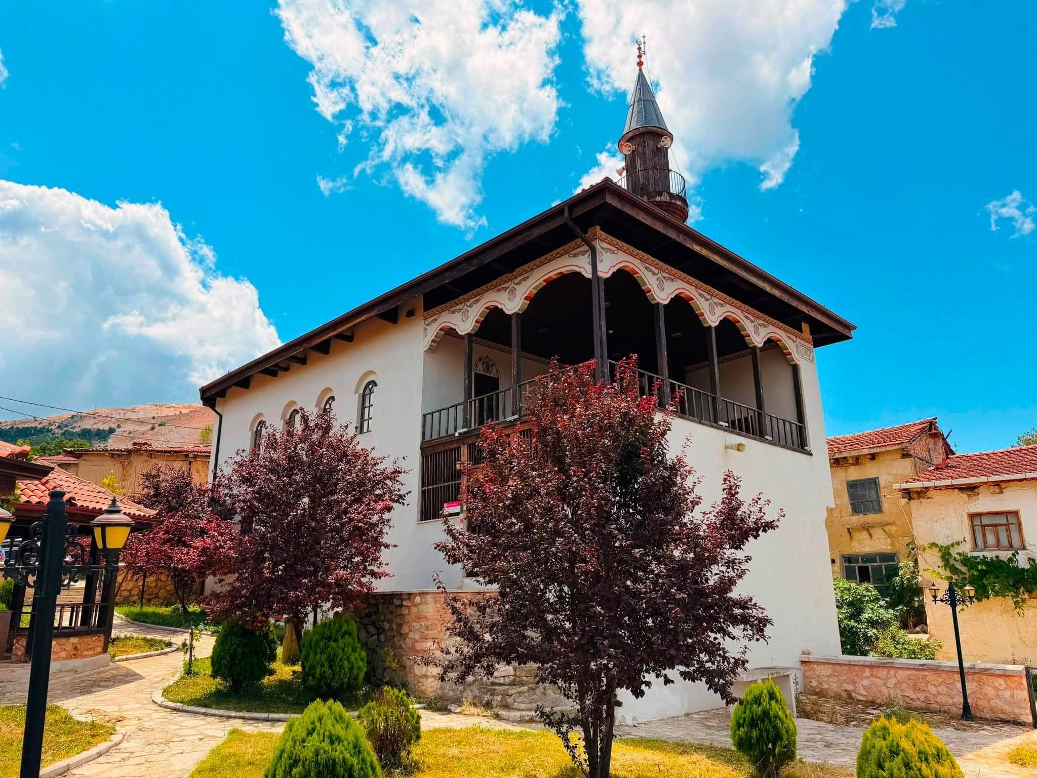 250 yıllık Çivisiz Cami, çivi kullanılmadan inşa edildi ve ayakta kalmayı başardı