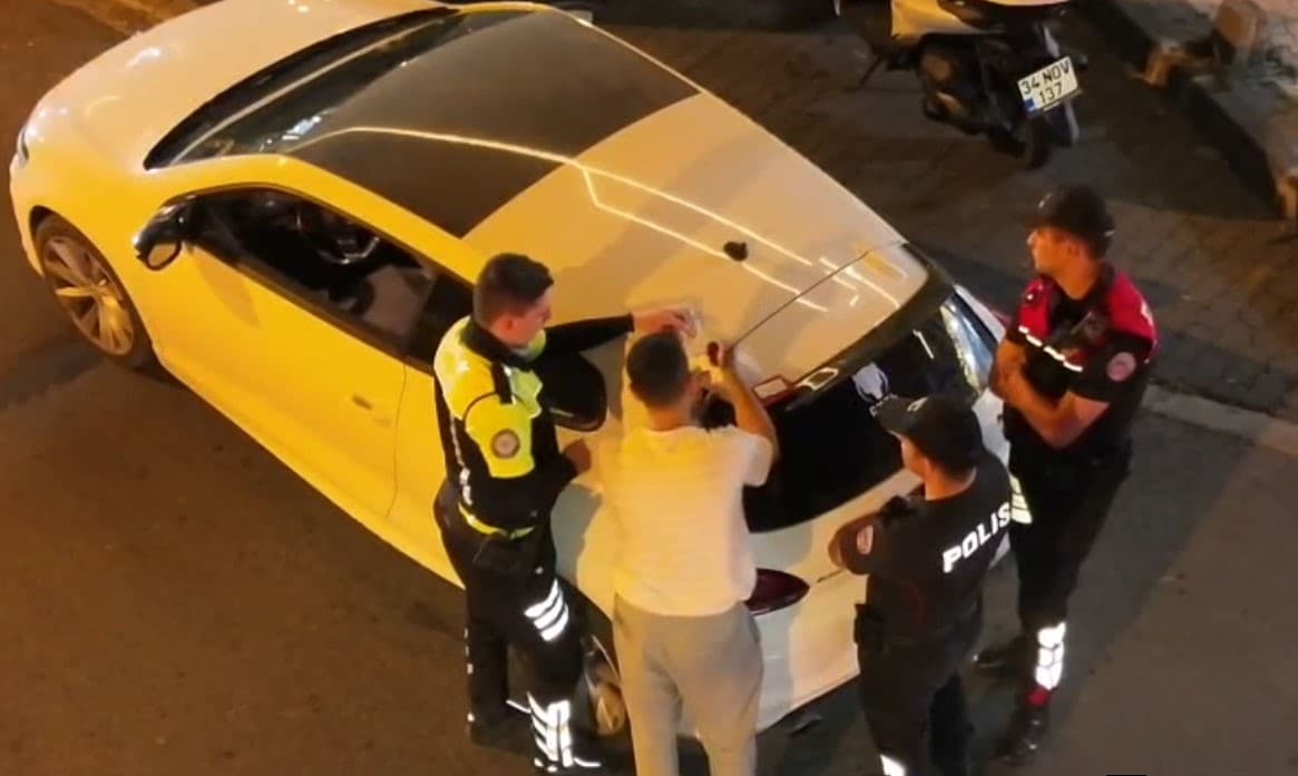 Başakşehir'de gürültü nedeniyle 3 araç trafikten men edildi