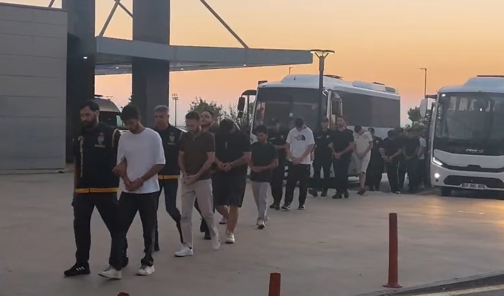 300 milyon liralık para trafiği soruşturmasında 19 kişi adliyeye sevk edildi
