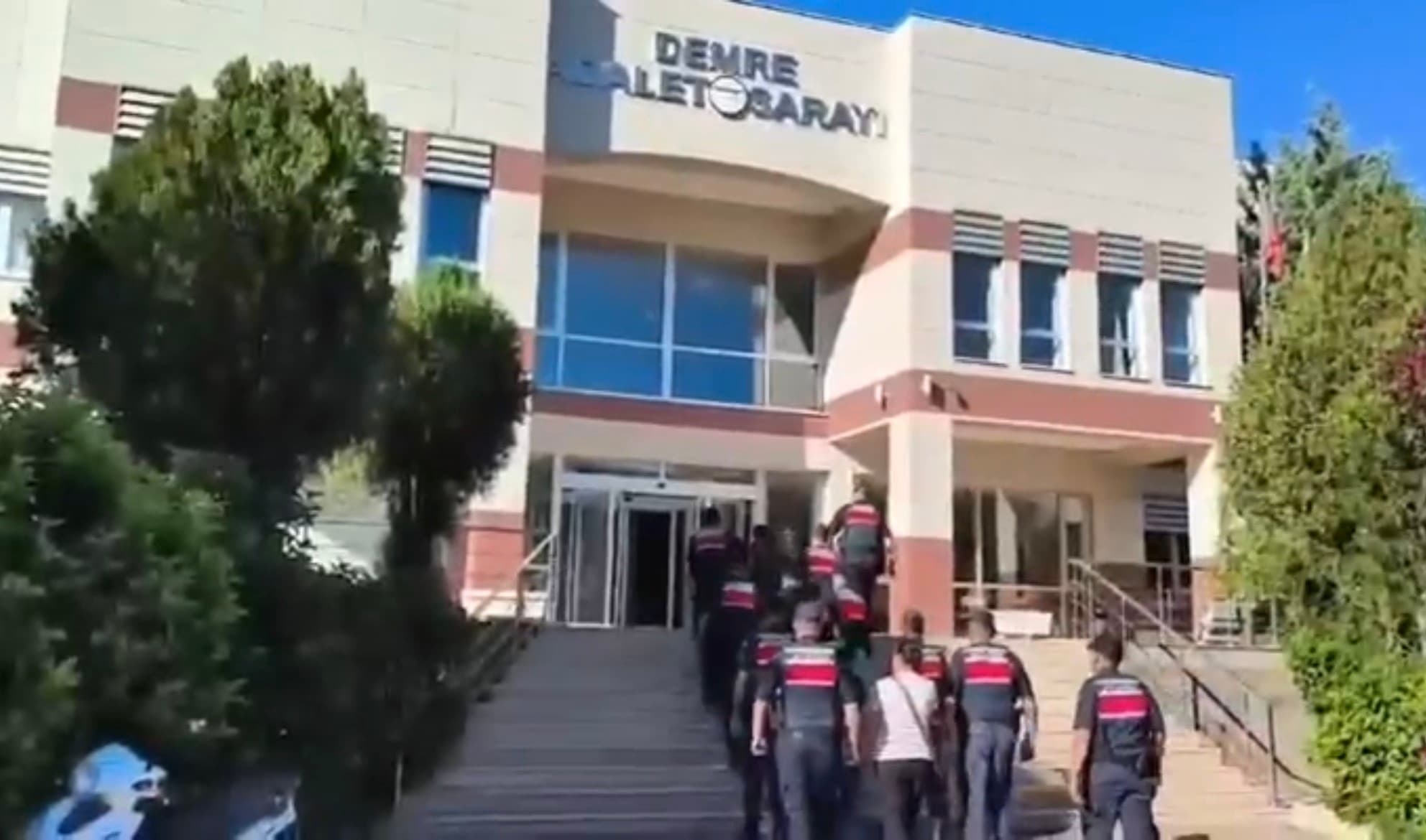 Villa ve bungalov dolandırıcılığına 2 tutuklama