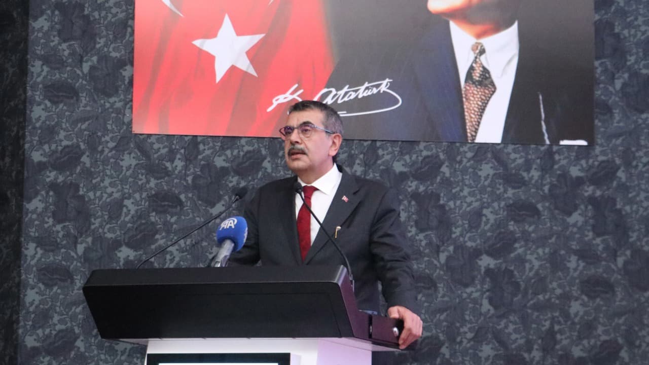 Bakan Tekin, özel okul öğretmenlerine çağrıda bulundu