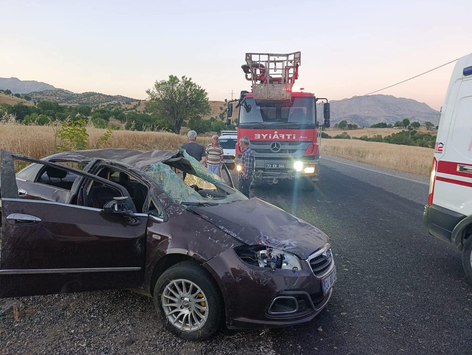 Diyarbakır'da trafik kazasında anne ve oğlu yaşamını yitirdi