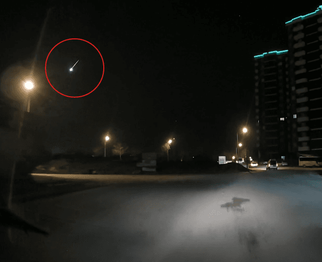 Adana'da göktaşı olduğu değerlendirilen bir cisim kameraya kaydedildi