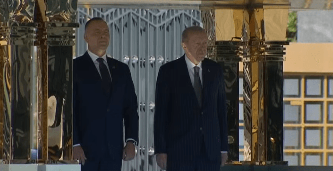 Polonya Cumhurbaşkanı Nawrocki Türkiye'de, Erdoğan resmi törenle karşıladı