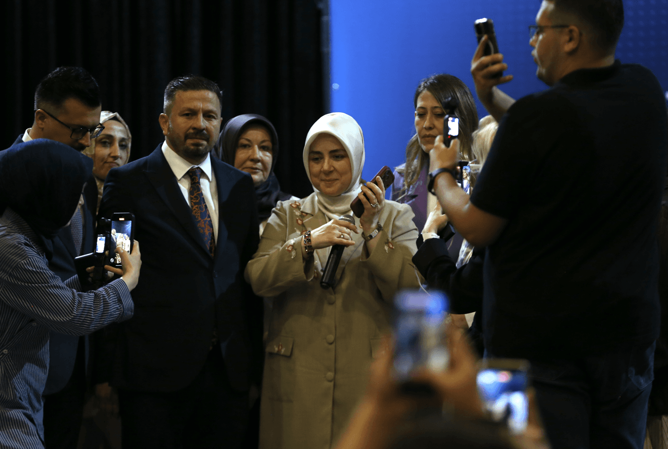 Cumhurbaşkanı Erdoğan, kadınlarla buluşmaya katıldı