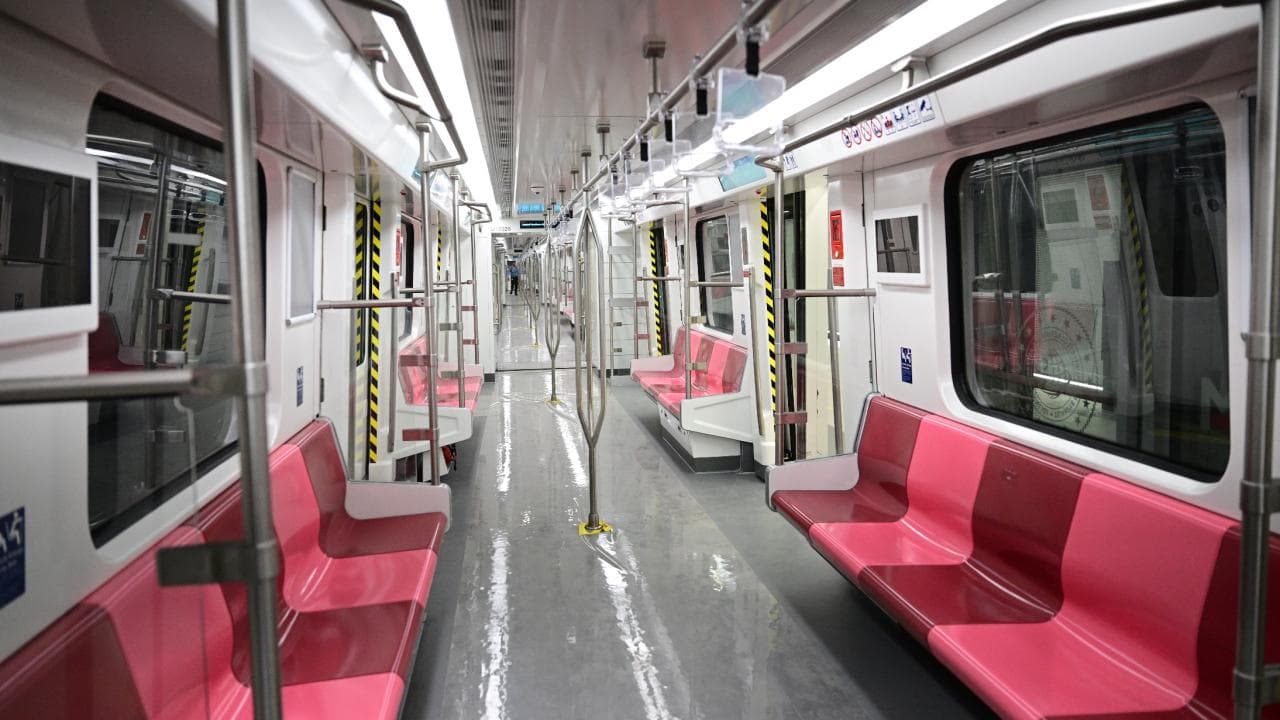 Halkalı-Arnavutköy metro hattı açıldı, ilk günde 10 bin yolcu taşıdı