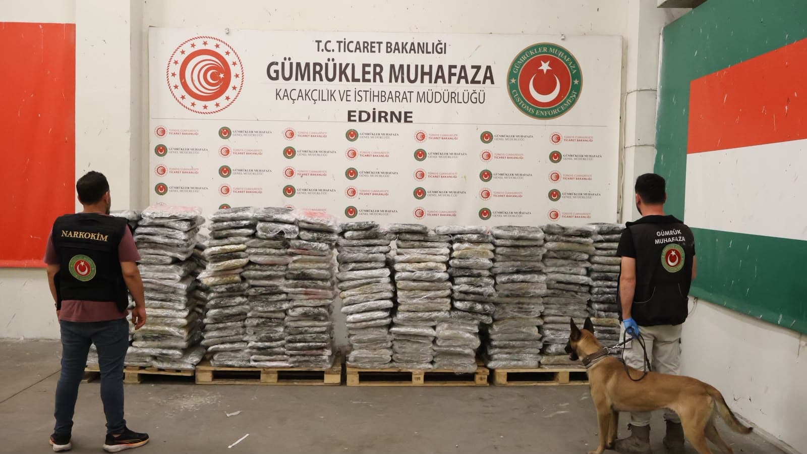 Kapıkule'de 1 ton uyuşturucu madde ele geçirildi