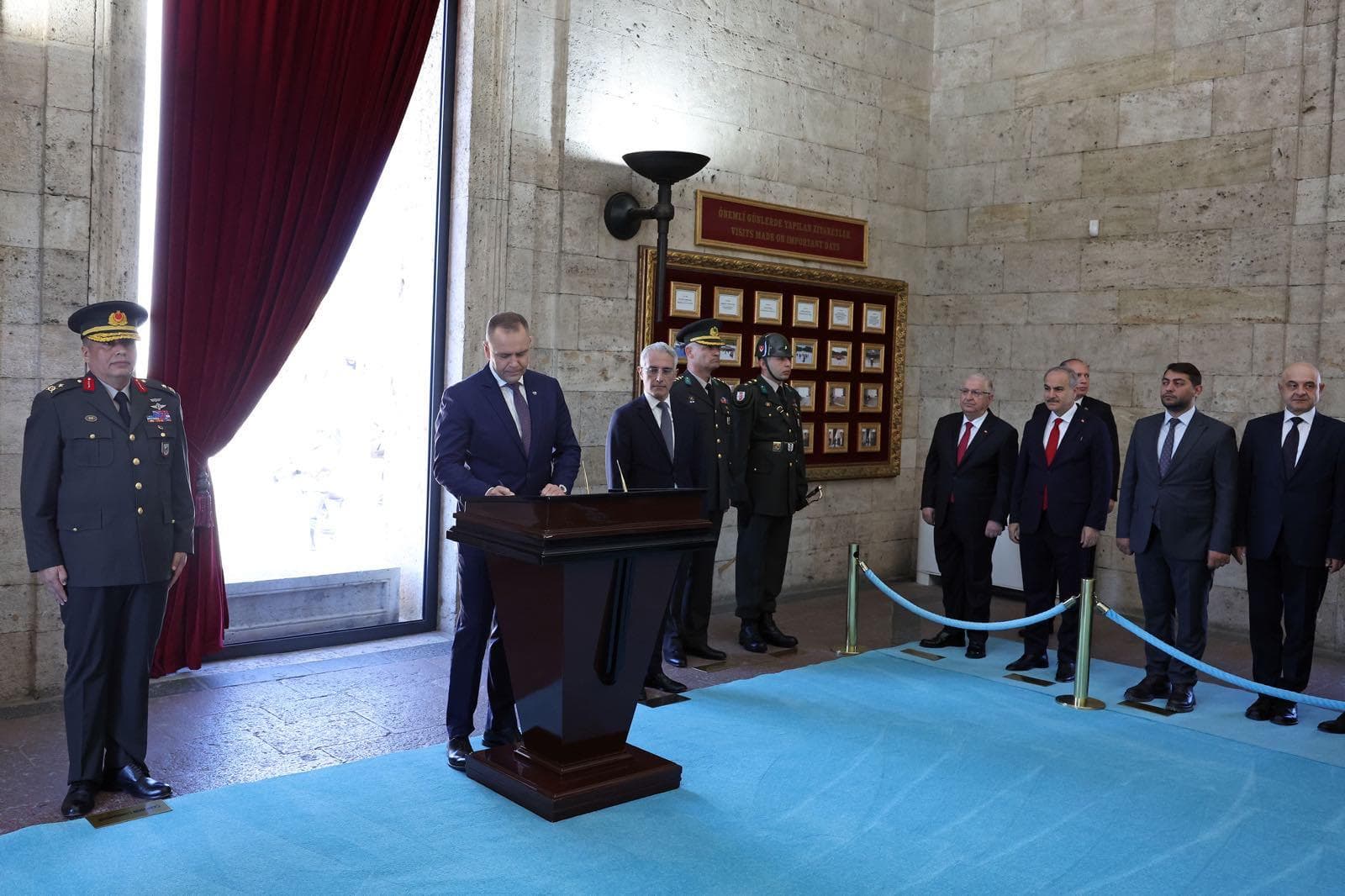 Polonya Cumhurbaşkanı Nawrocki, Anıtkabir'i Ziyaret Etti