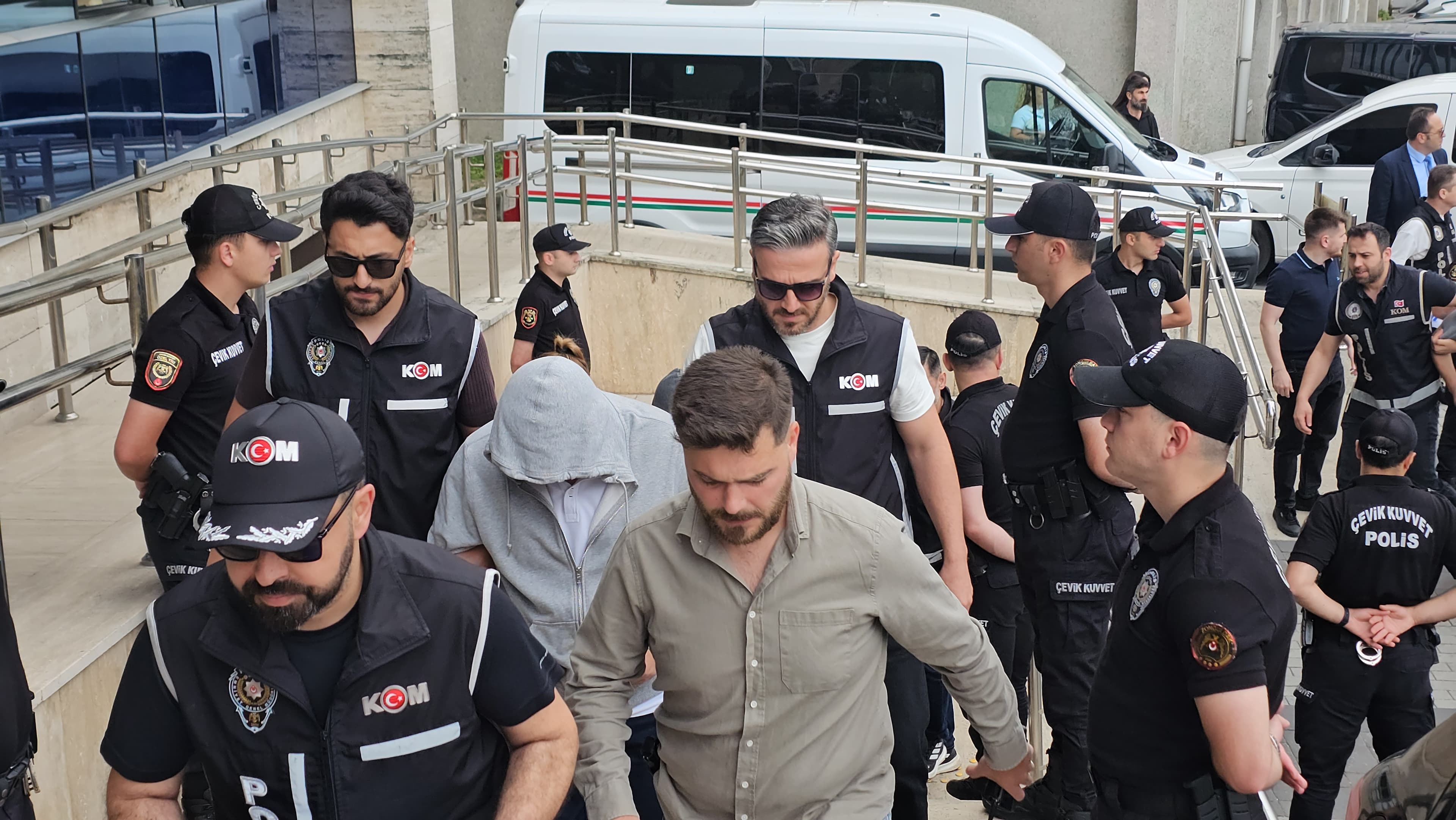 Kürtaj için kadınlardan para talep eden doktora operasyon yapıldı