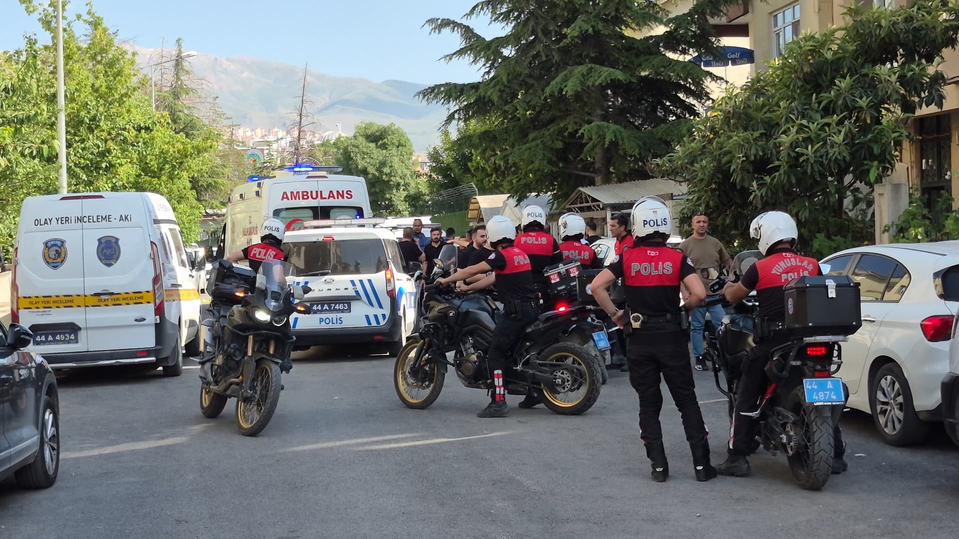 Malatya'da bir baba, kızı ve eşini öldürdü, diğer kızı yaralandı