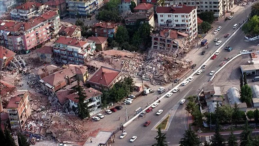 17 Ağustos depreminin 27. yılı anma törenleriyle kutlanıyor